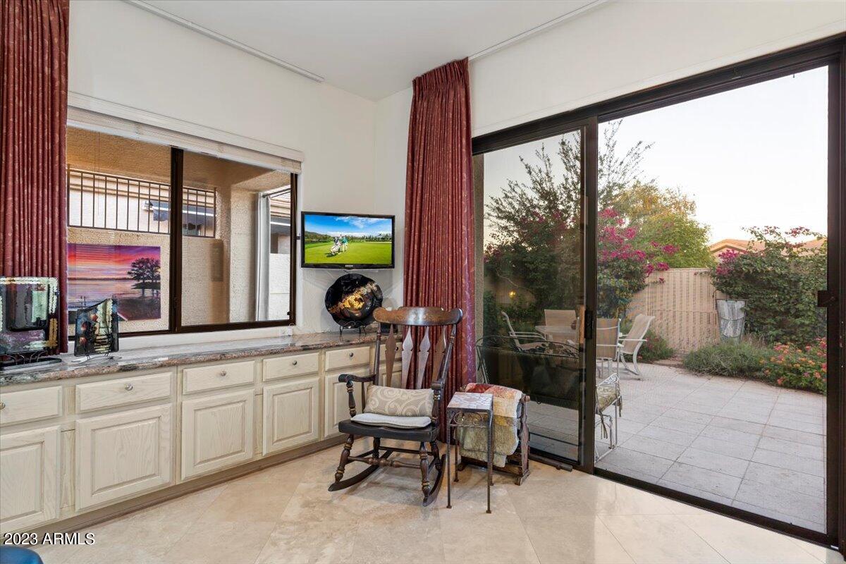 8100 E CAMELBACK Road Unit: 101