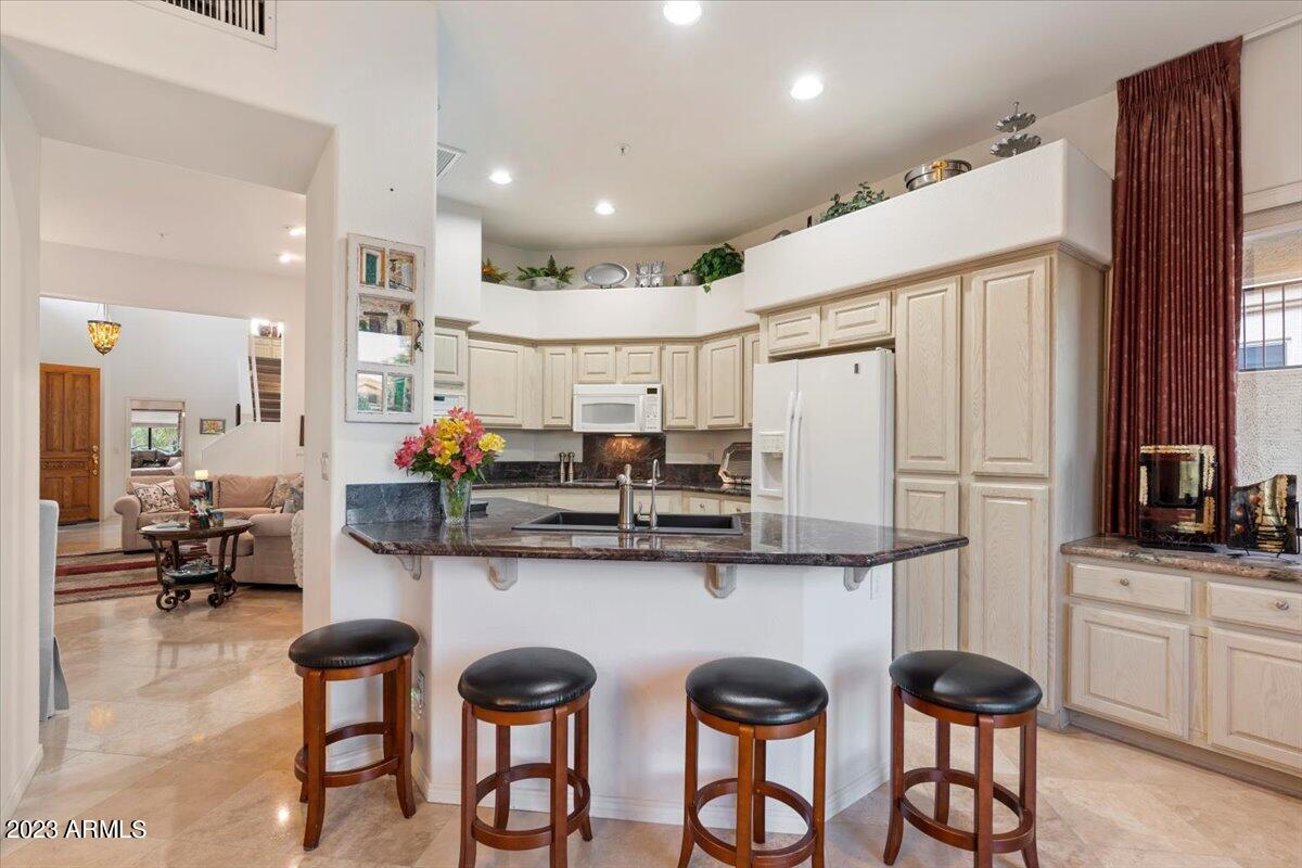 8100 E CAMELBACK Road Unit: 101