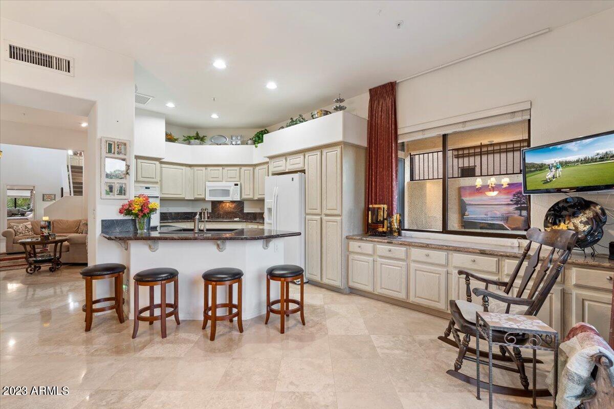 8100 E CAMELBACK Road Unit: 101
