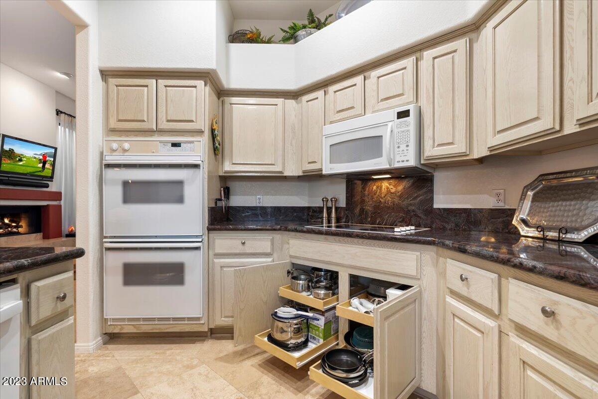 8100 E CAMELBACK Road Unit: 101