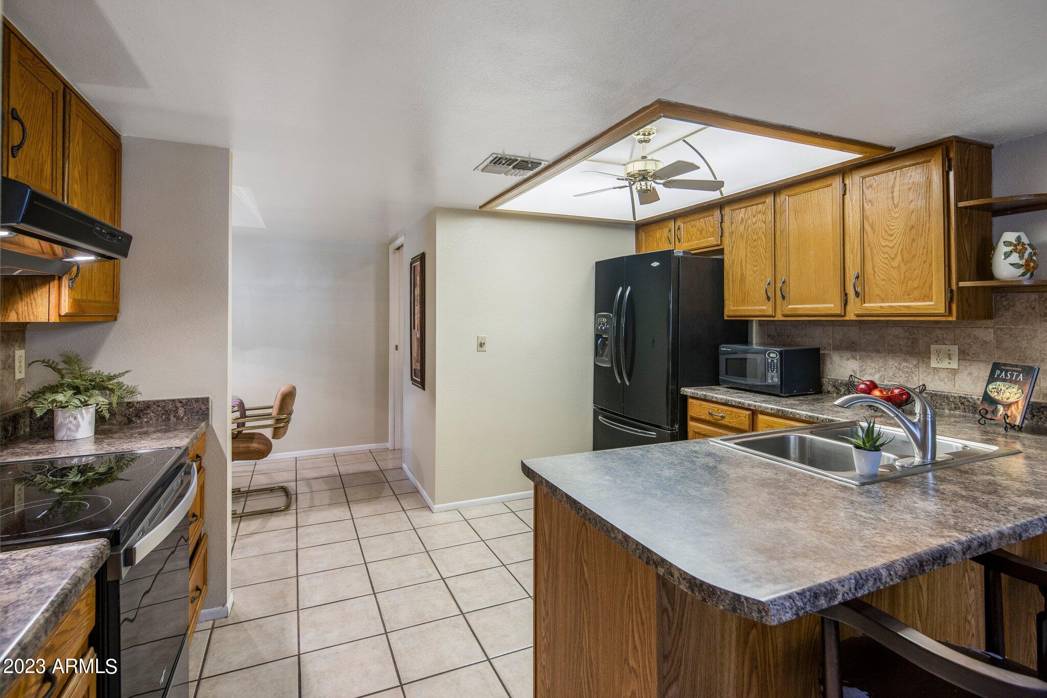 2020 W UNION HILLS Drive Unit: 115