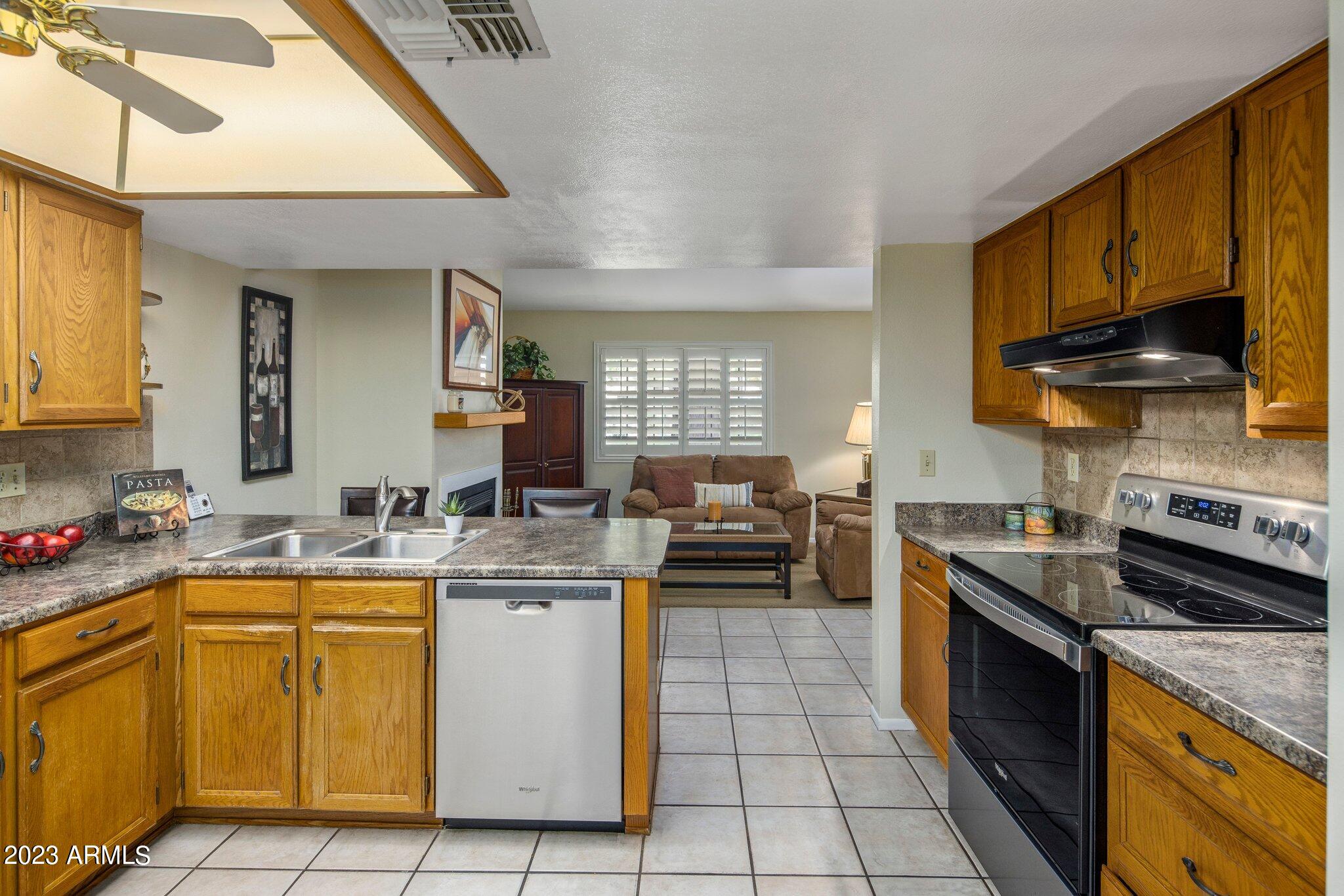 2020 W UNION HILLS Drive Unit: 115