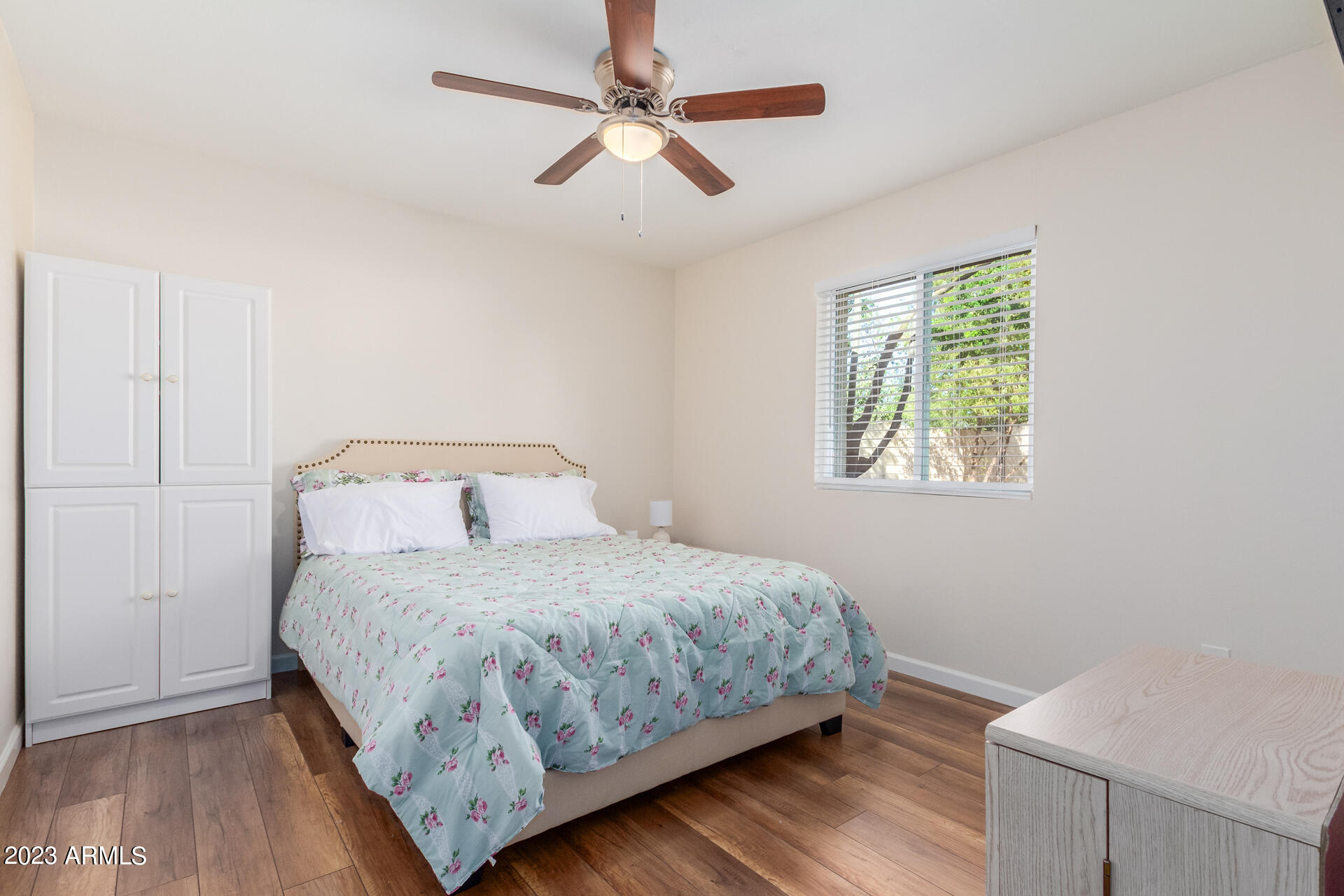 4524 E VOLTAIRE Avenue