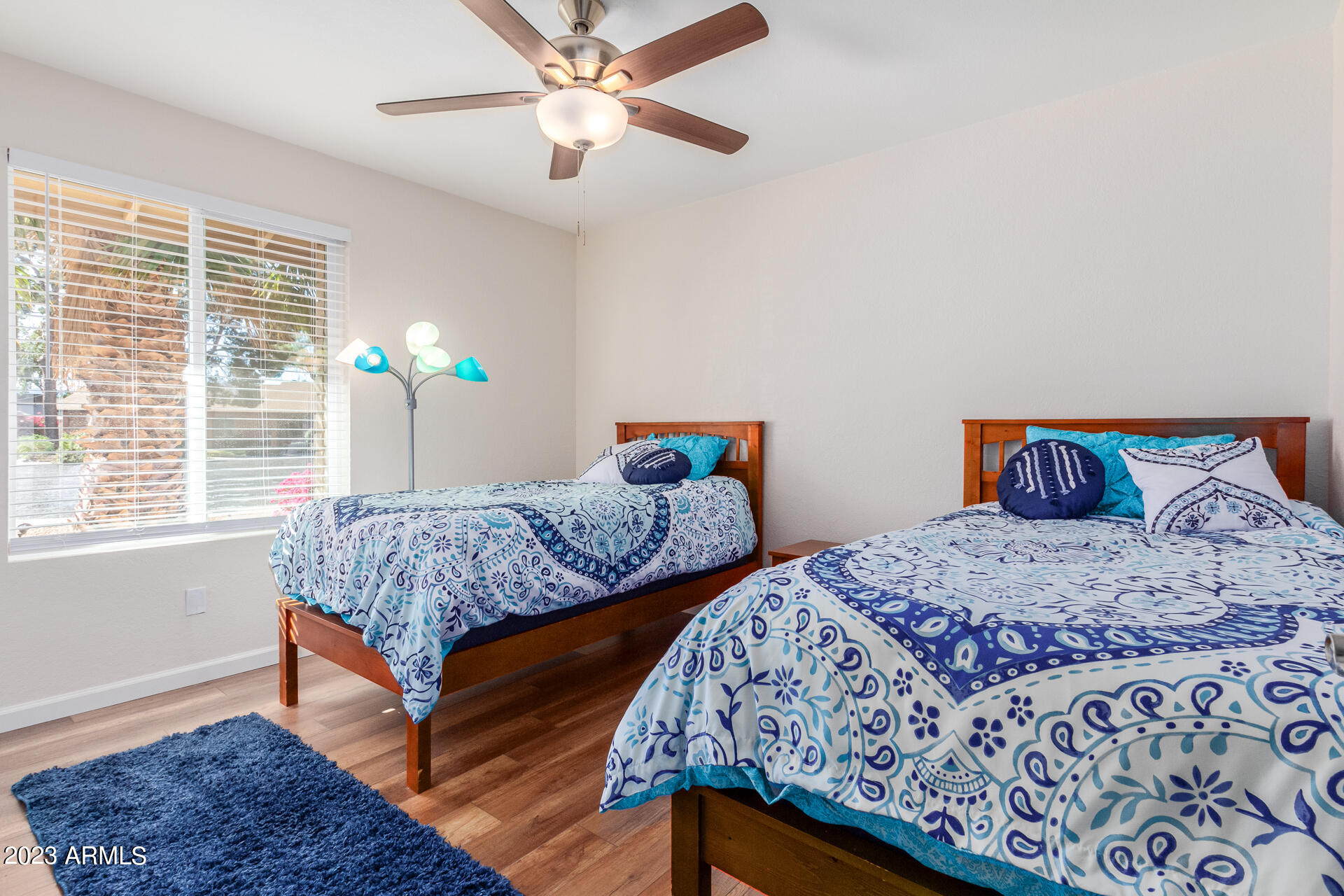 4524 E VOLTAIRE Avenue