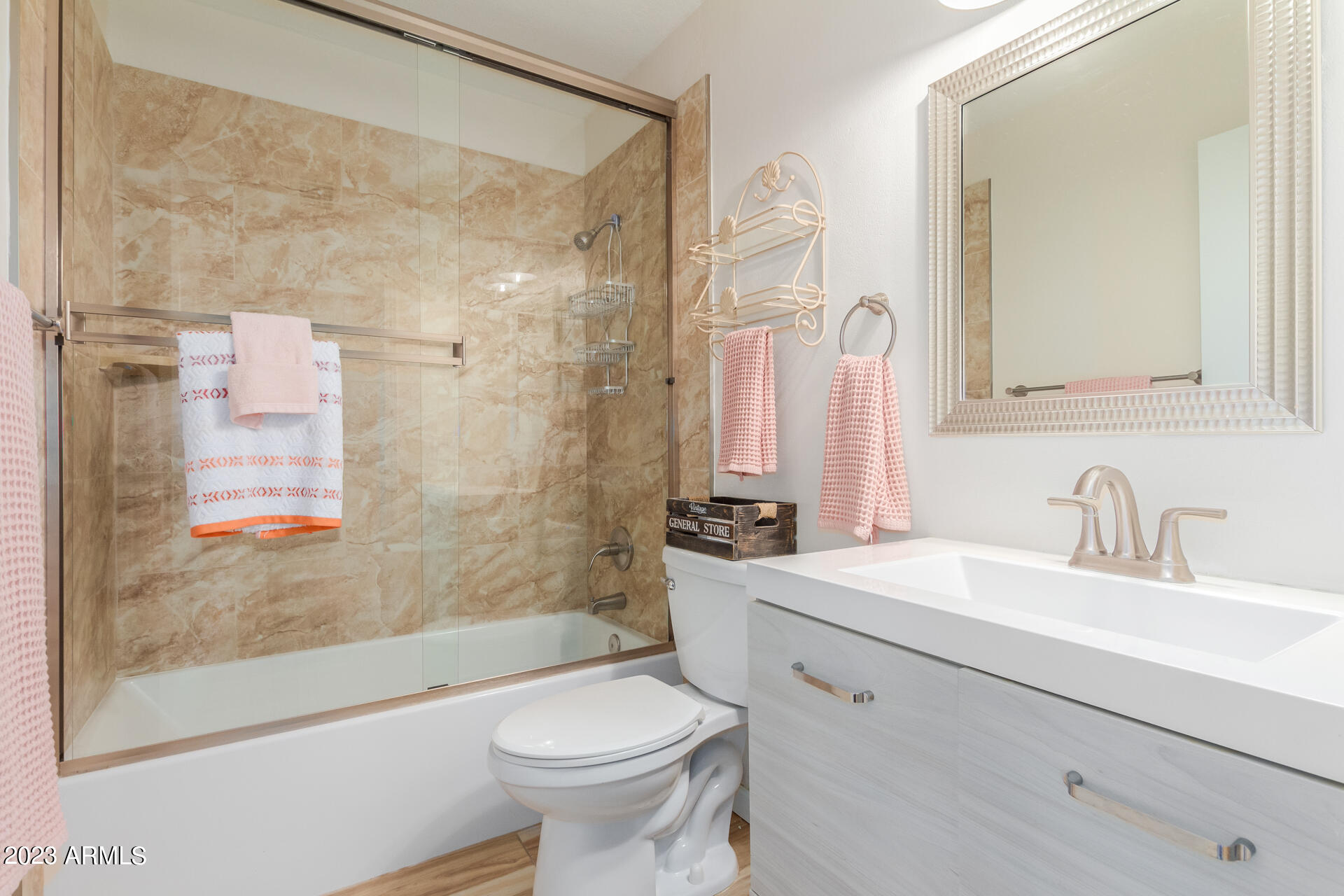 4524 E VOLTAIRE Avenue