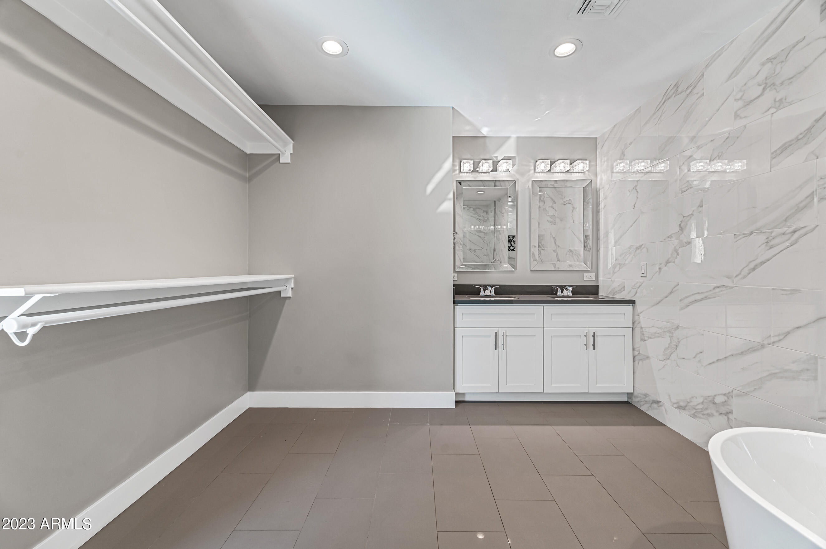 5139 E VERDE Lane