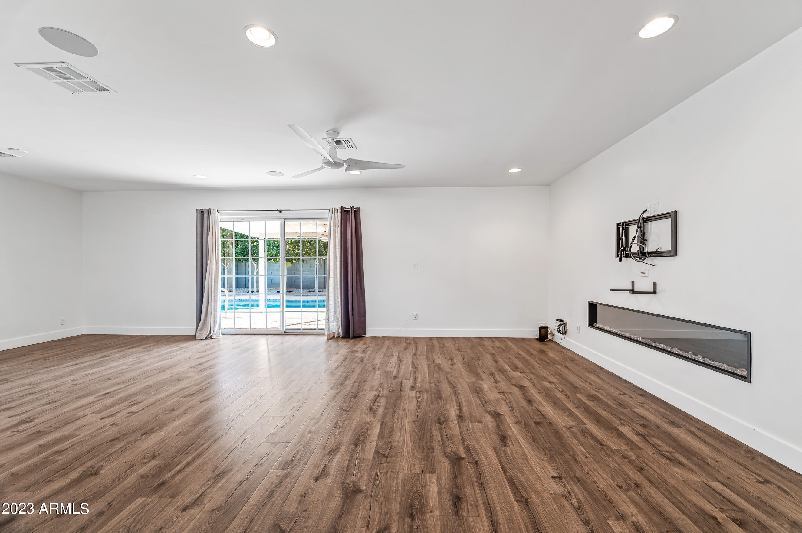 5139 E VERDE Lane