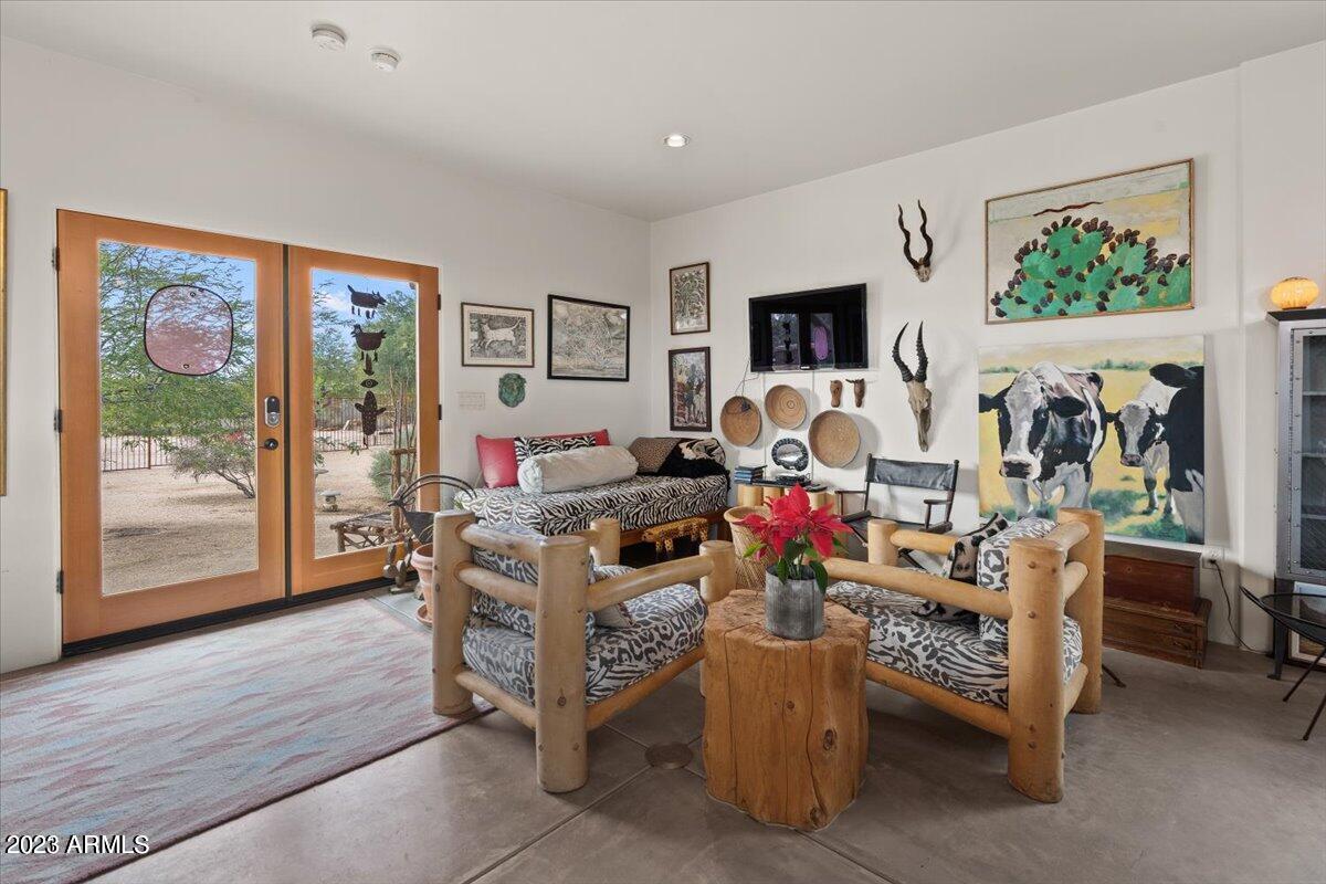 6437 E LONESOME Trail