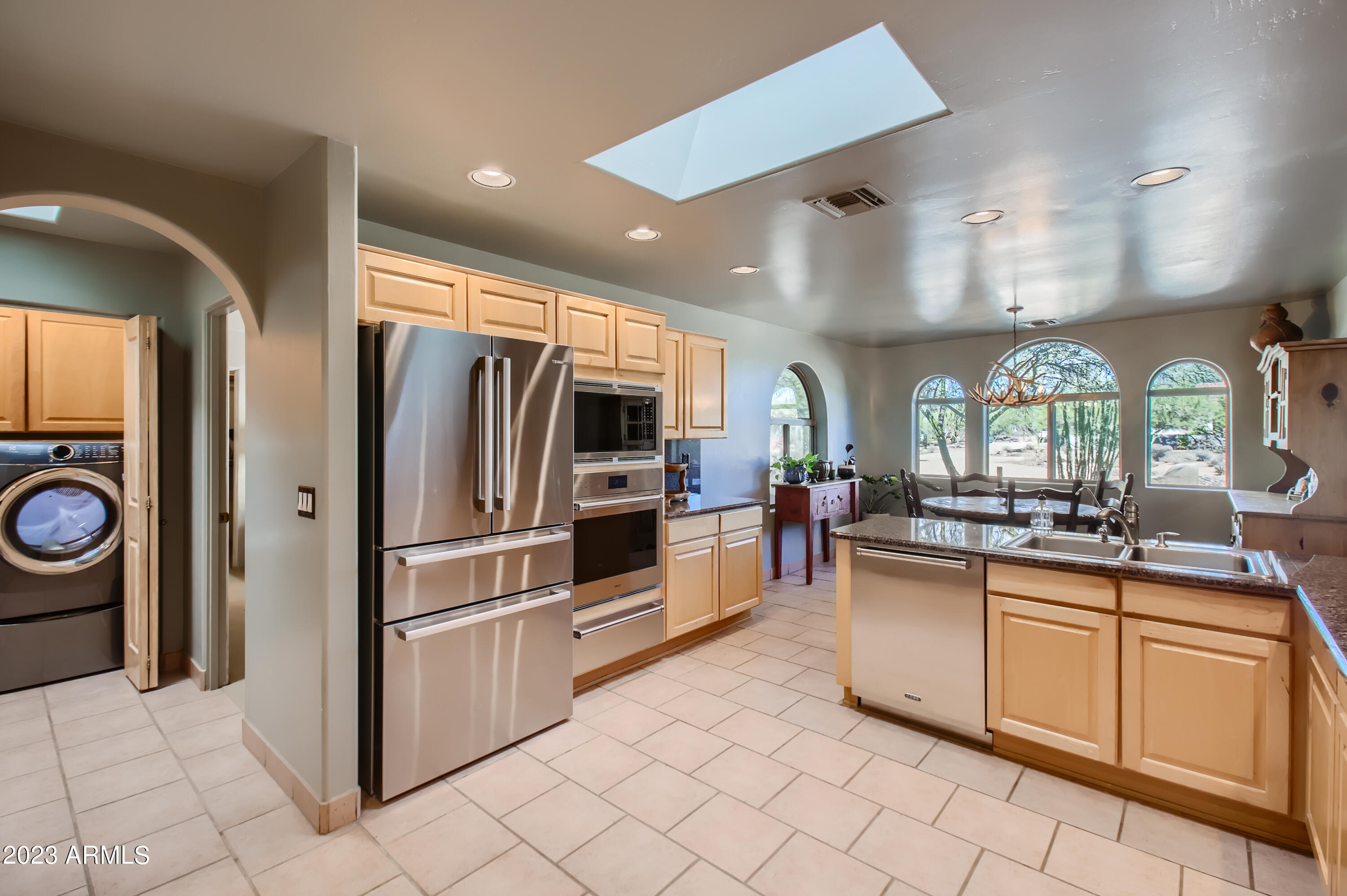 6437 E LONESOME Trail