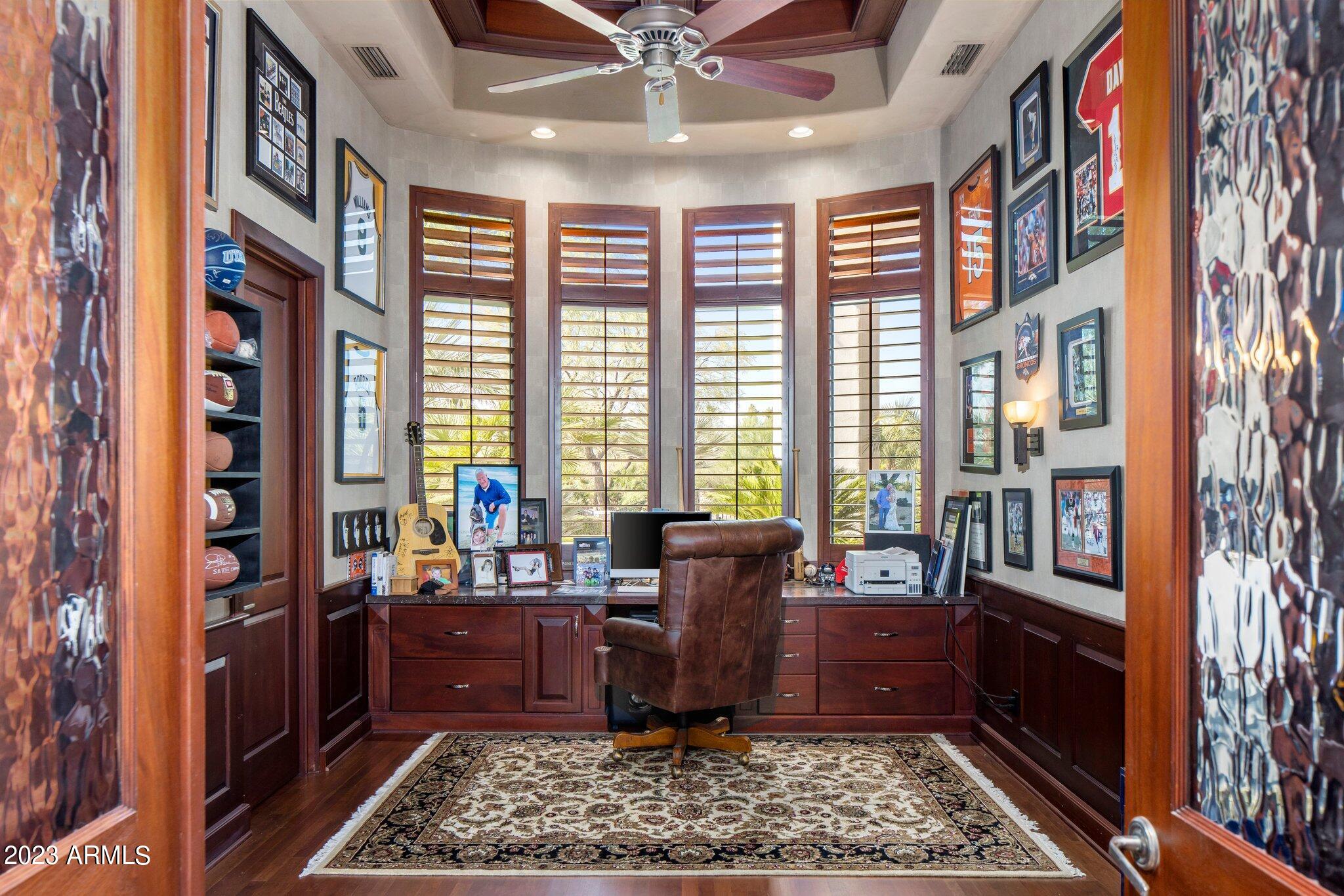 5441 E MOCKINGBIRD Lane