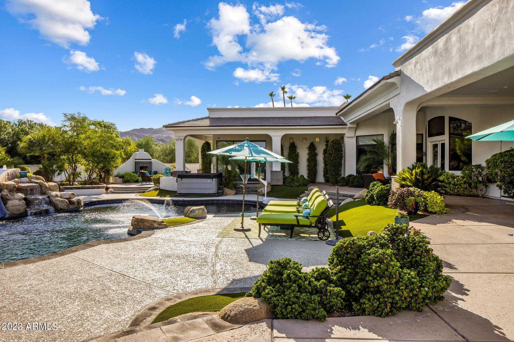 5441 E MOCKINGBIRD Lane