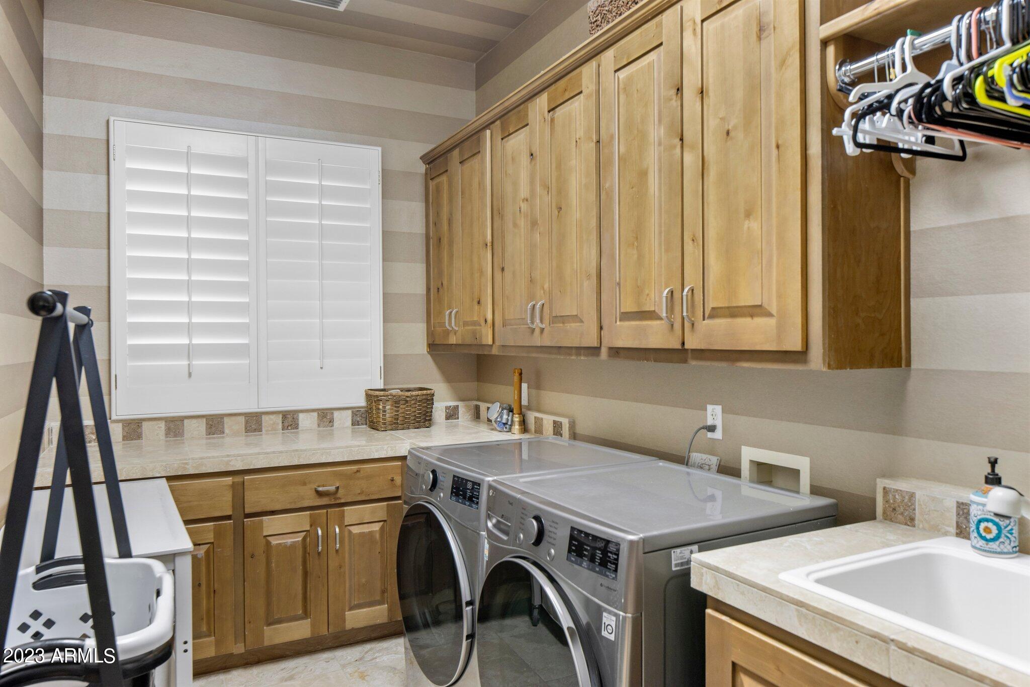 5441 E MOCKINGBIRD Lane