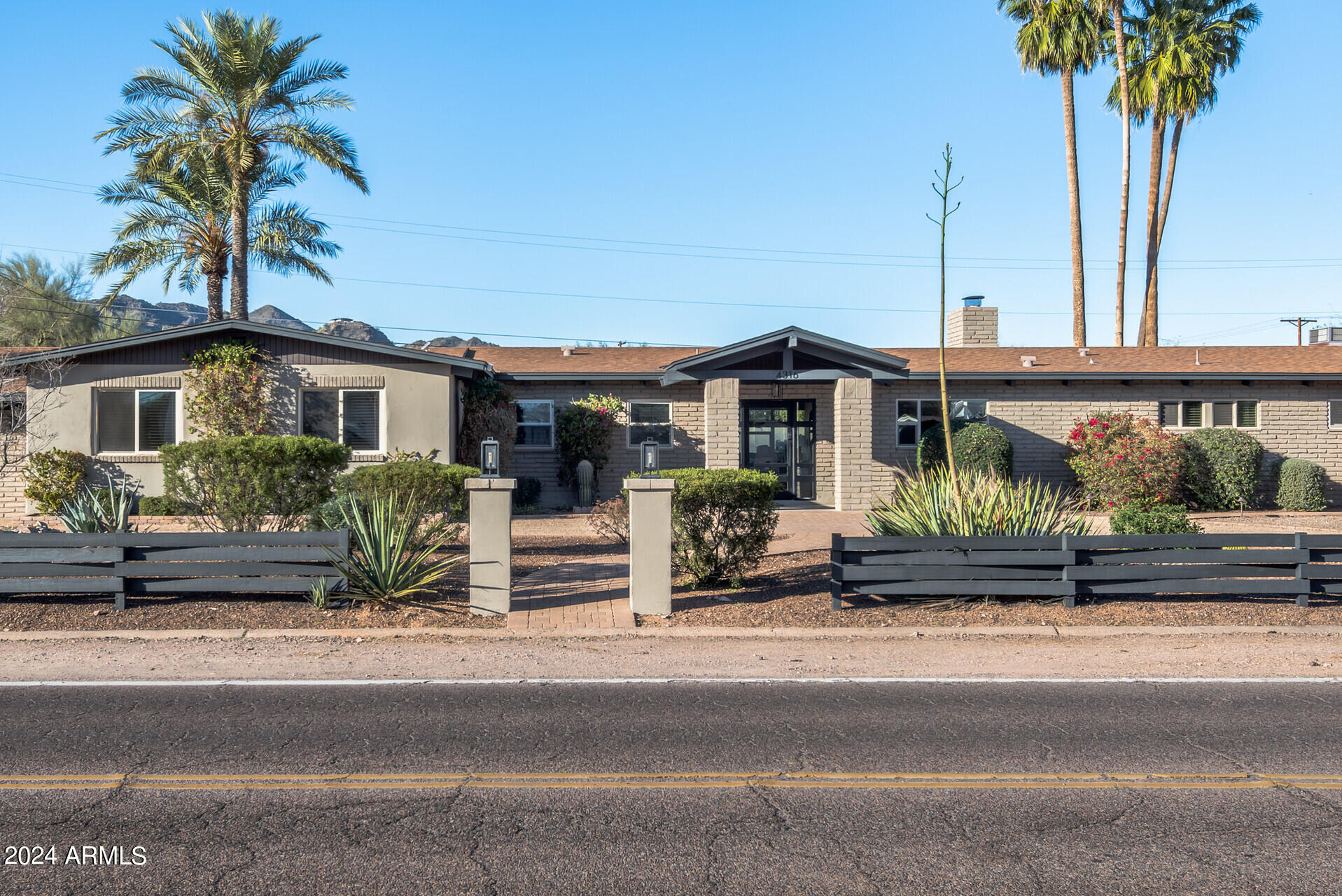 4316 E STANFORD Drive