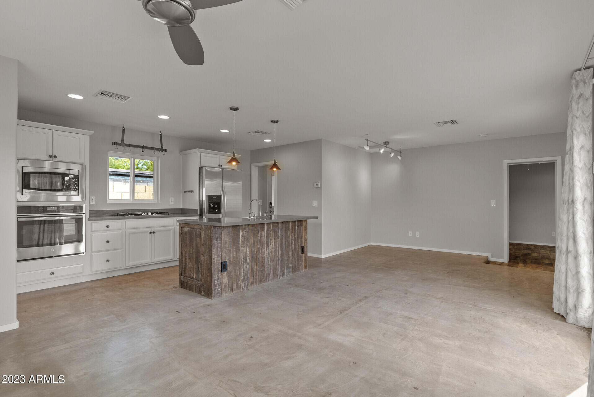 4316 E STANFORD Drive