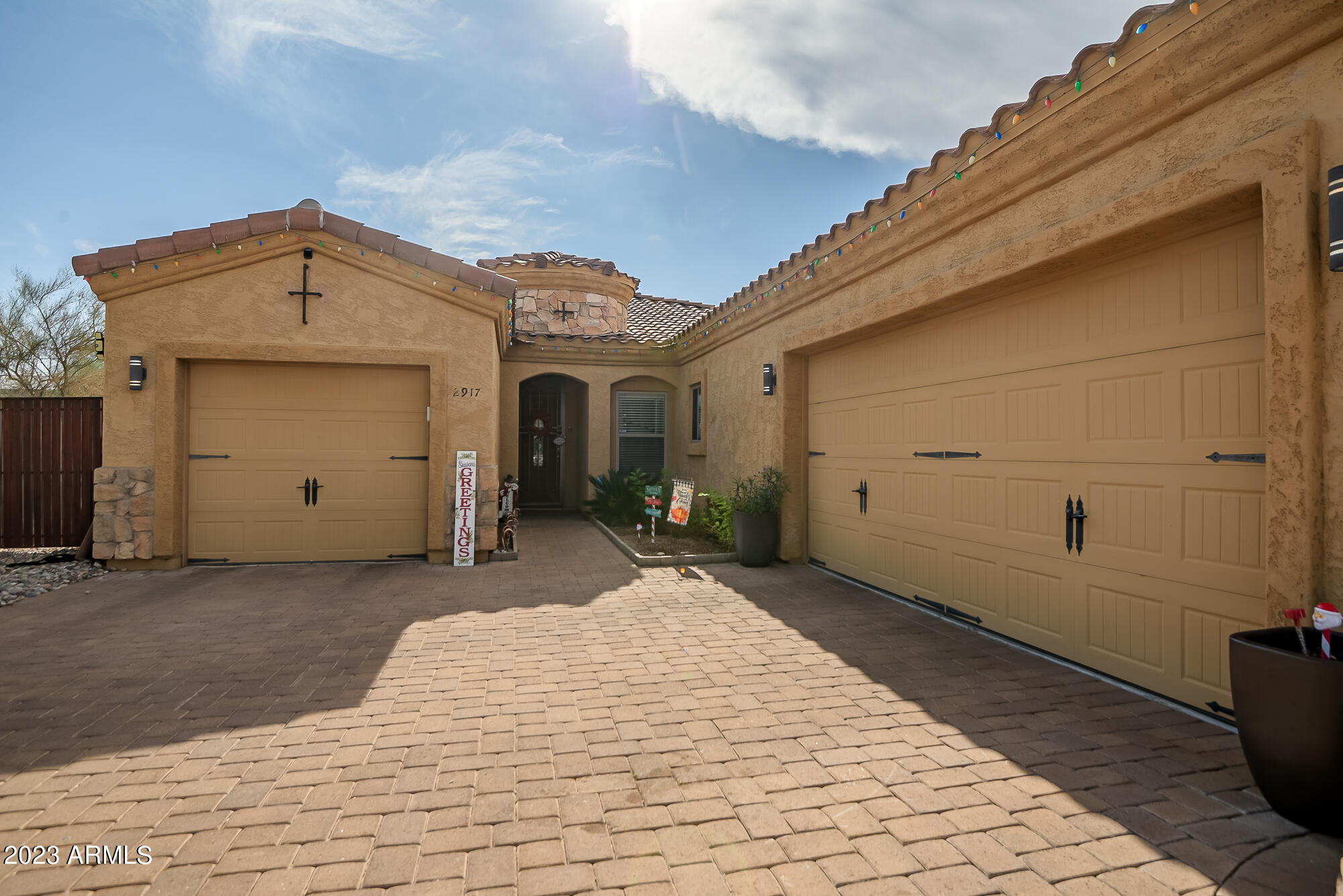2917 E CAMPO BELLO Drive