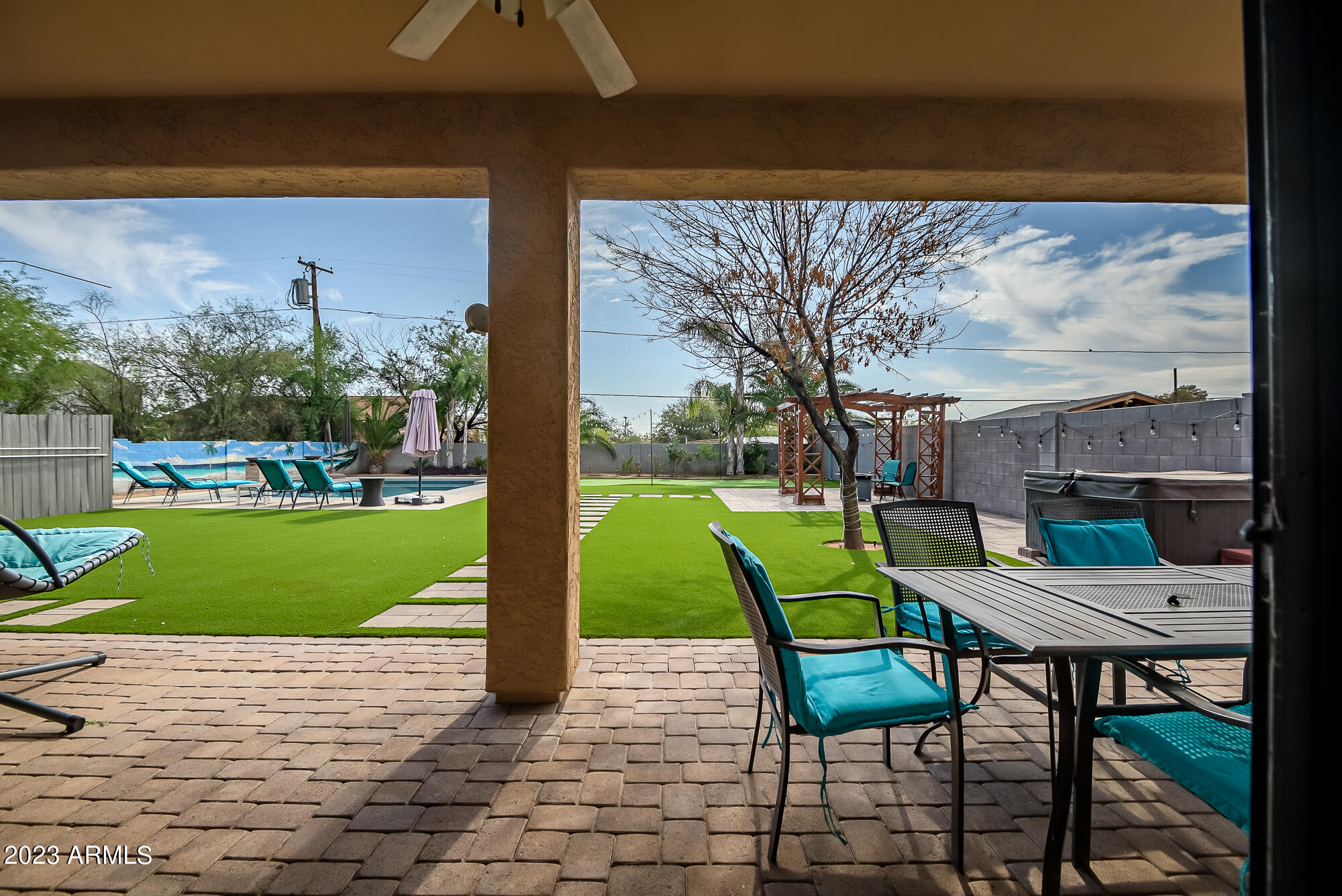 2917 E CAMPO BELLO Drive