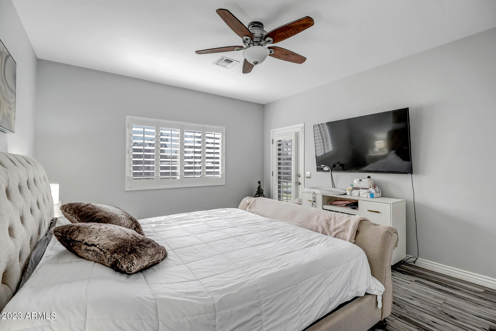 2917 E CAMPO BELLO Drive