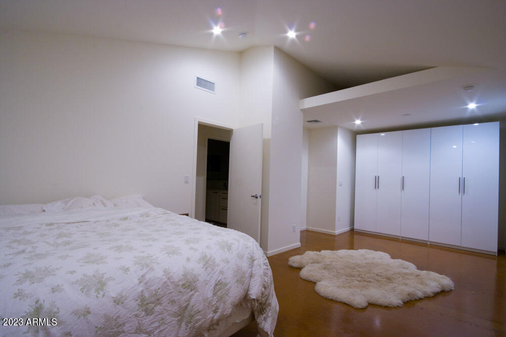 2430 E HAZELWOOD Street