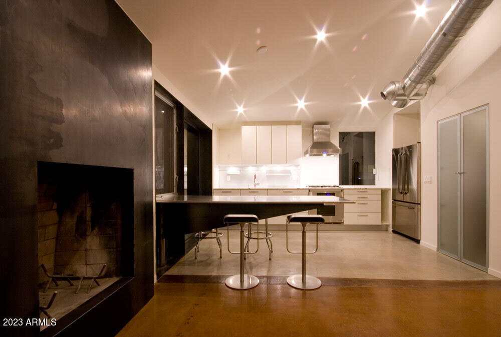 2430 E HAZELWOOD Street