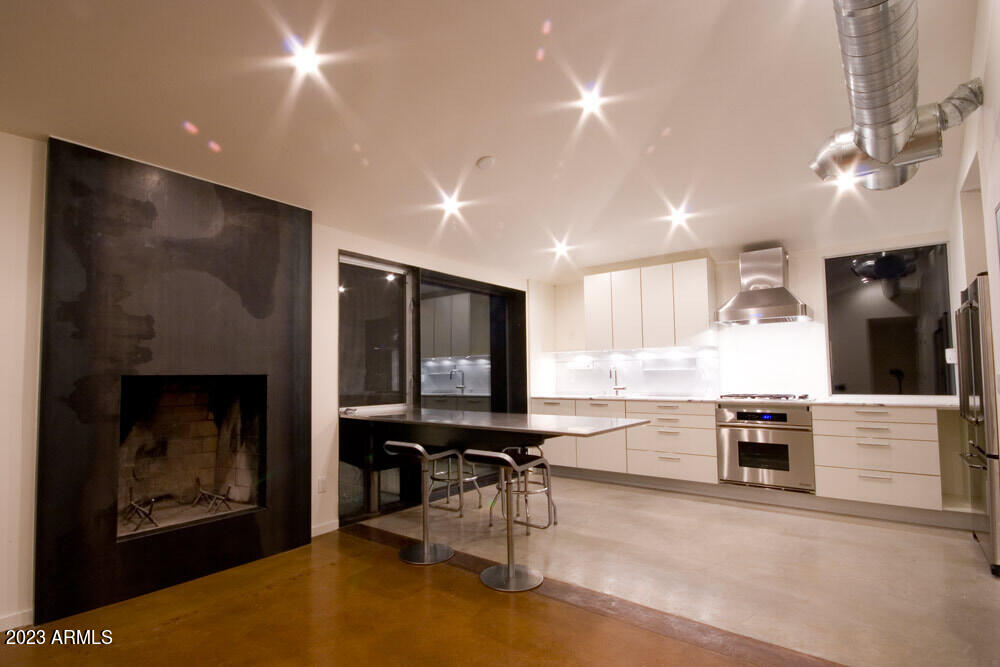 2430 E HAZELWOOD Street