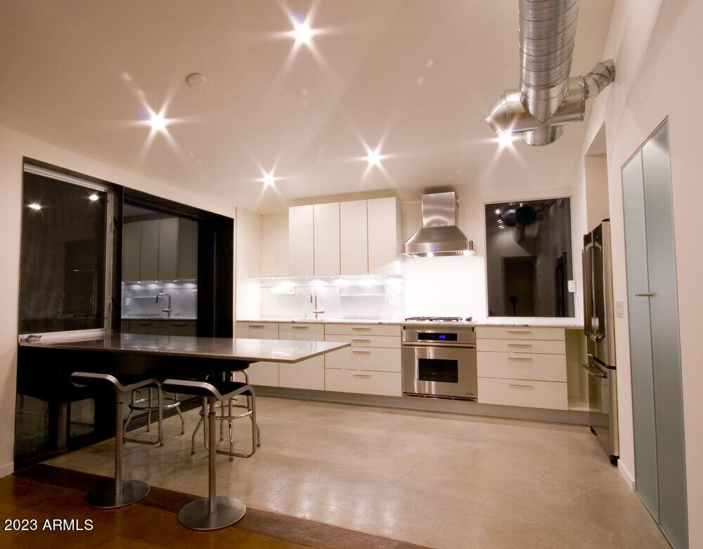 2430 E HAZELWOOD Street