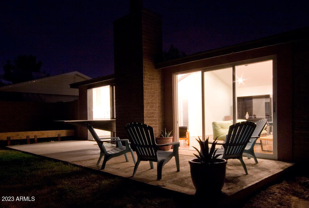 2430 E HAZELWOOD Street