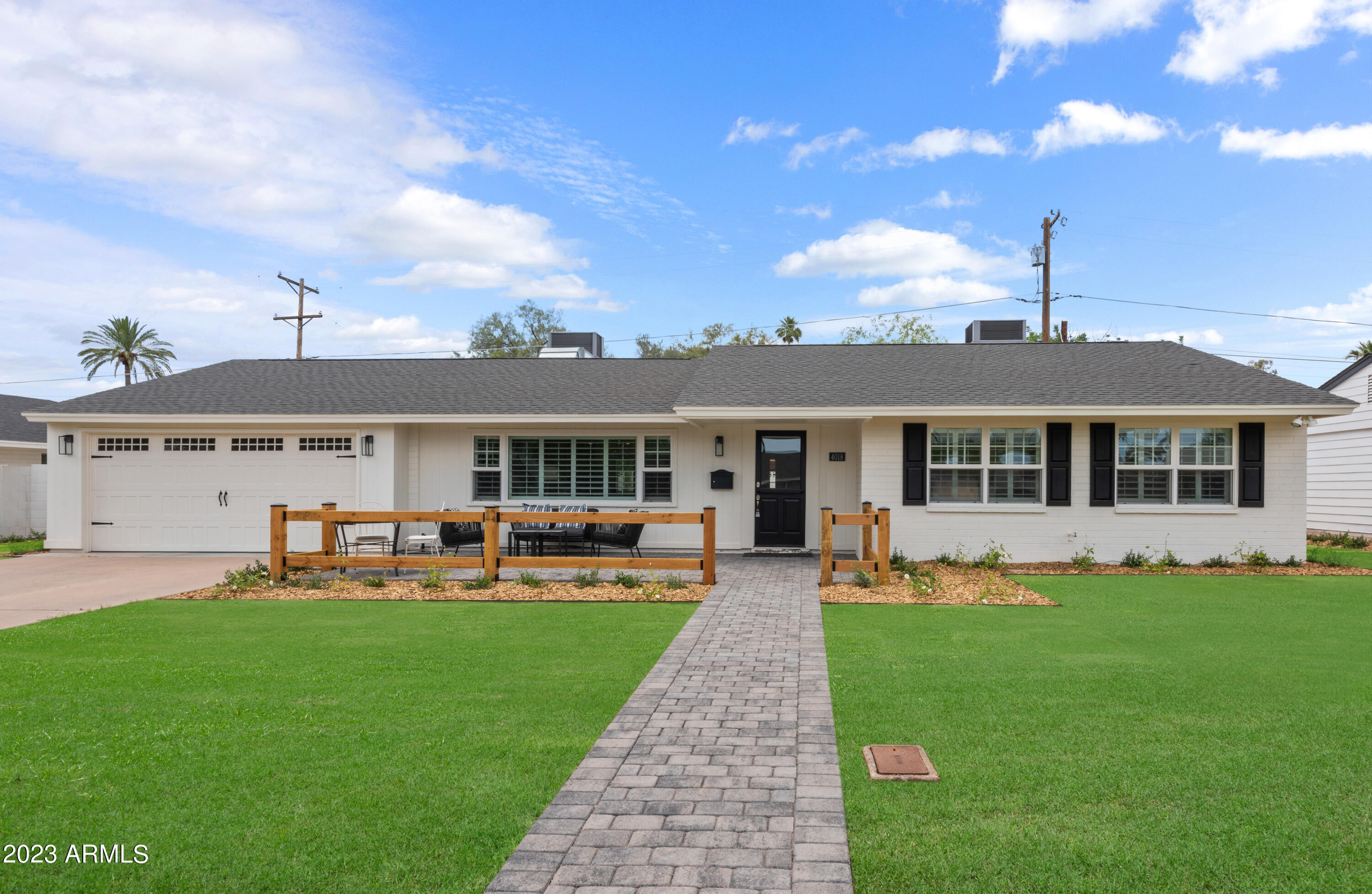 4018 E COOLIDGE Street