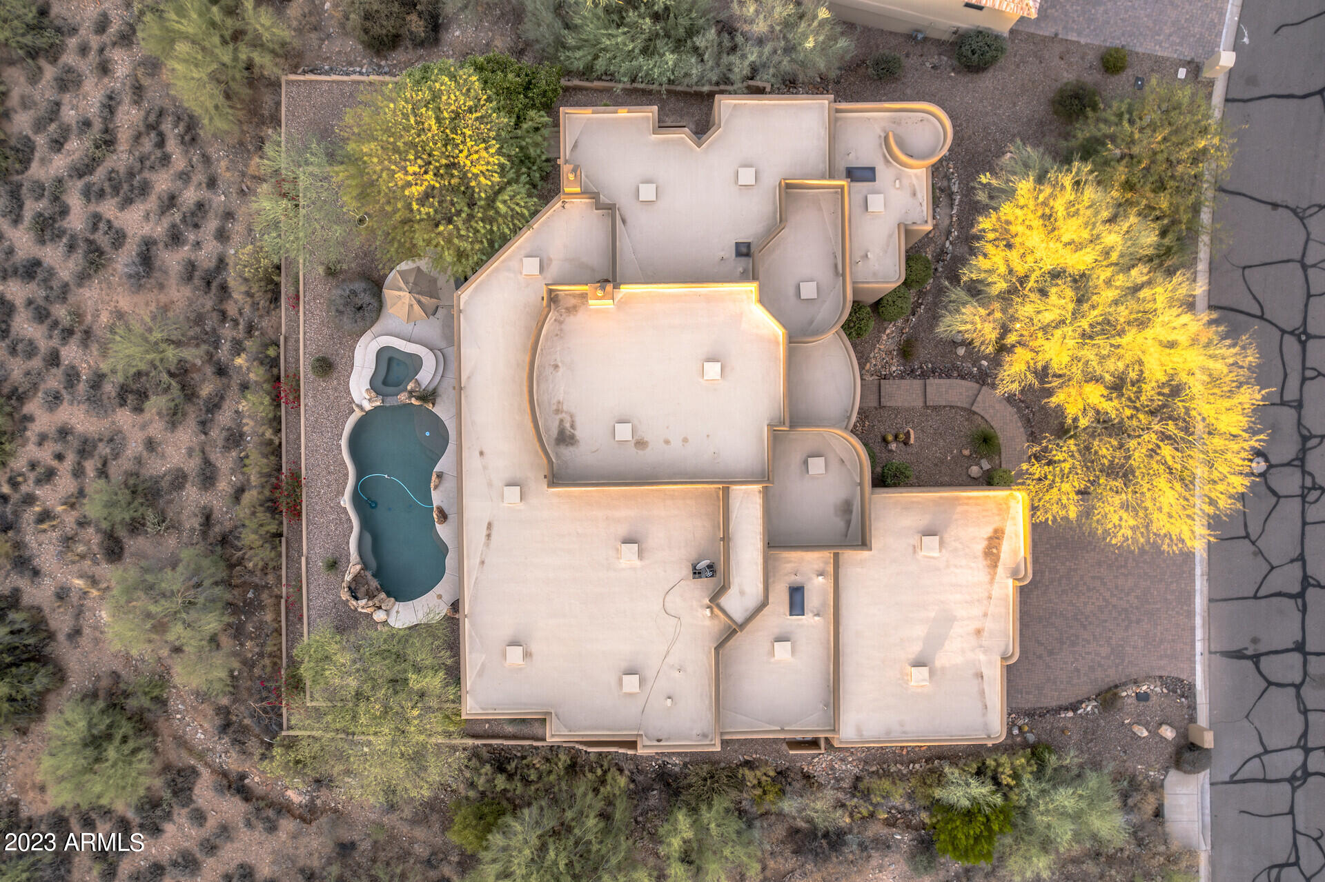 13634 N SUNSET Drive