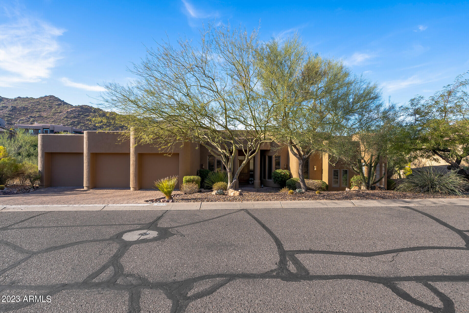 13634 N SUNSET Drive