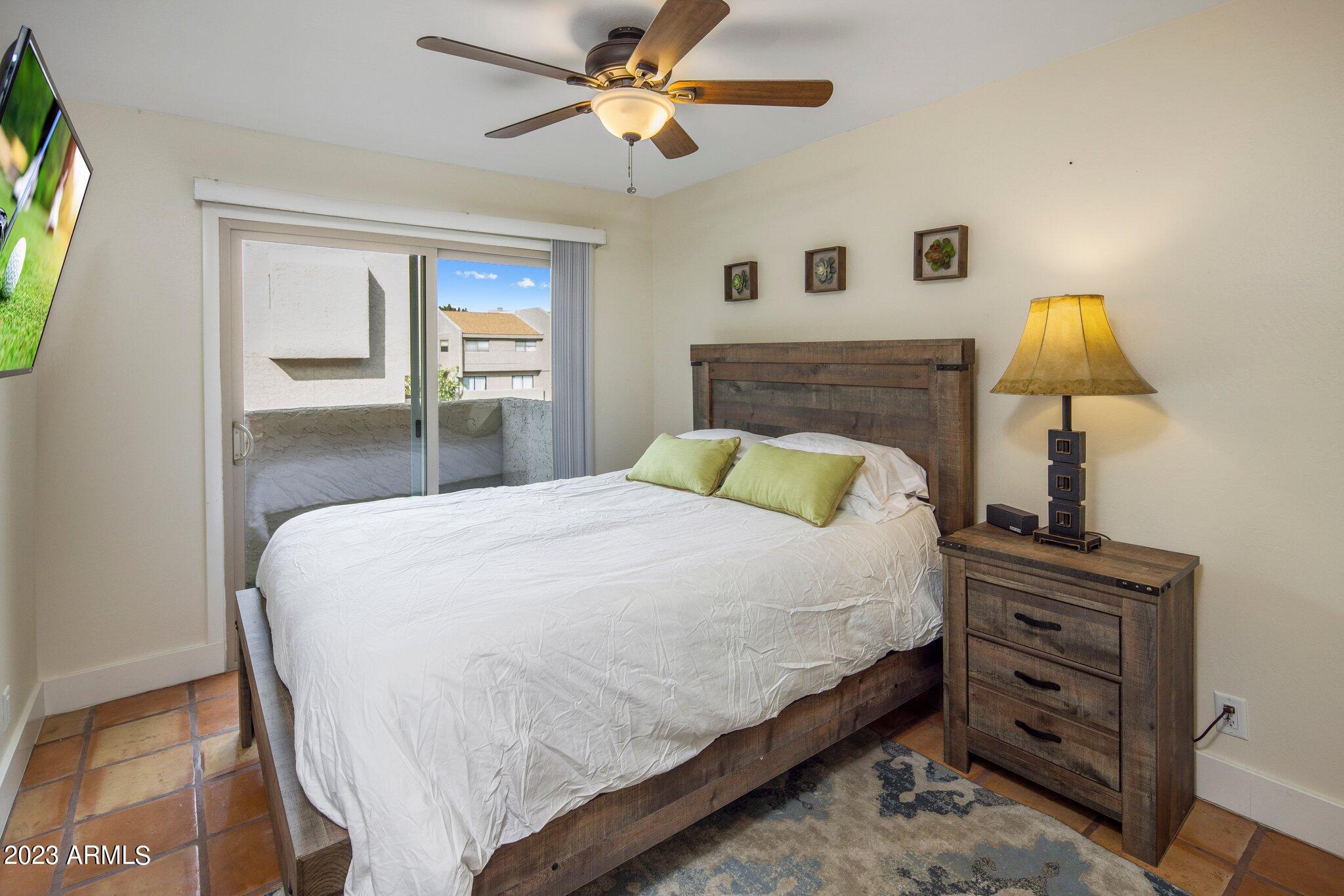 1203 E NORTHSHORE Drive Unit: 131