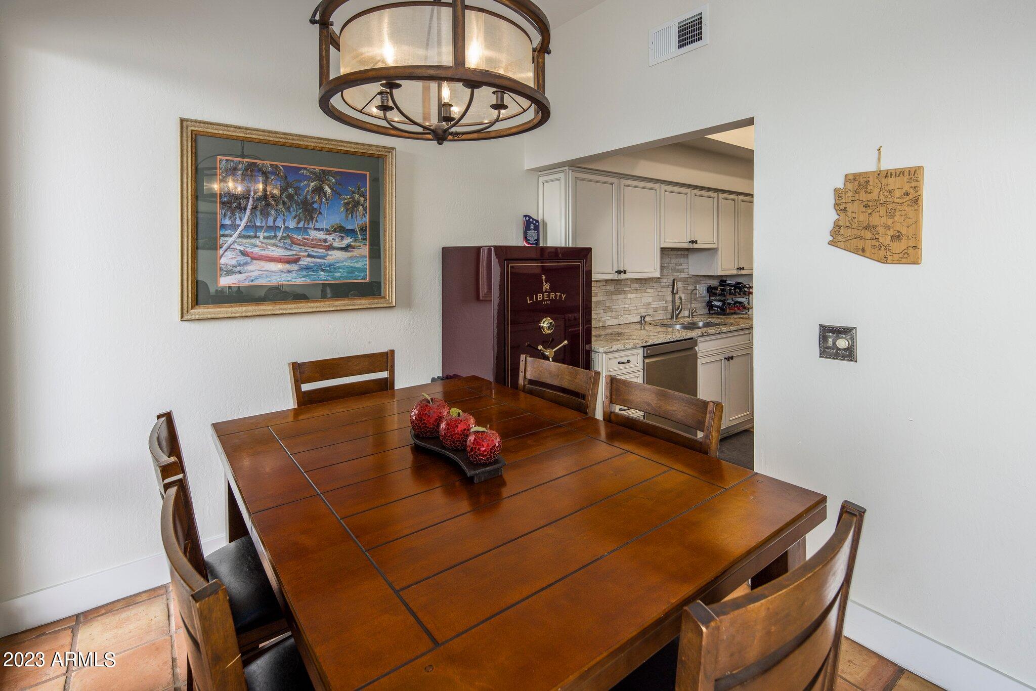 1203 E NORTHSHORE Drive Unit: 131