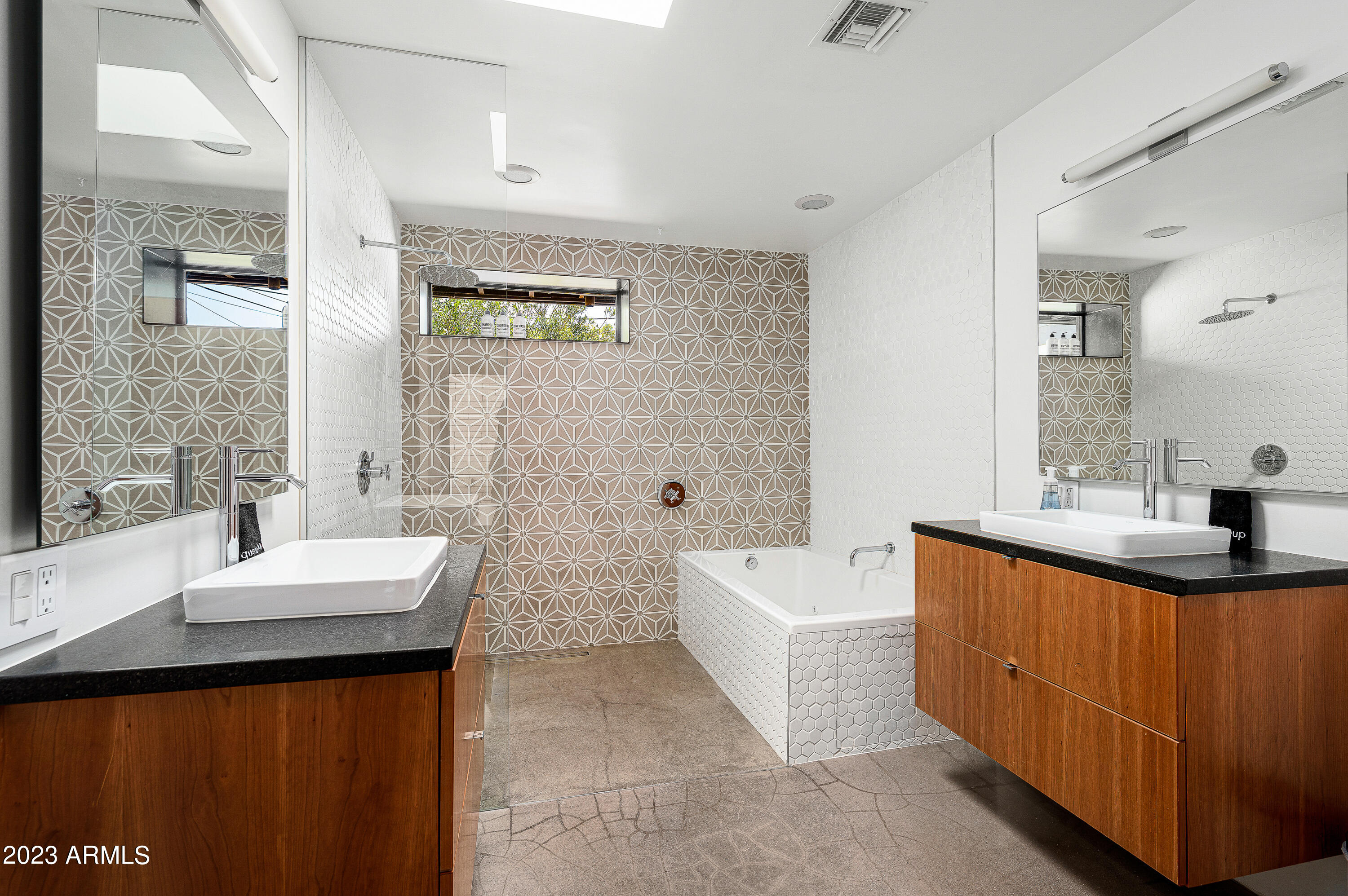 3335 N ROSE CIRCLE Drive