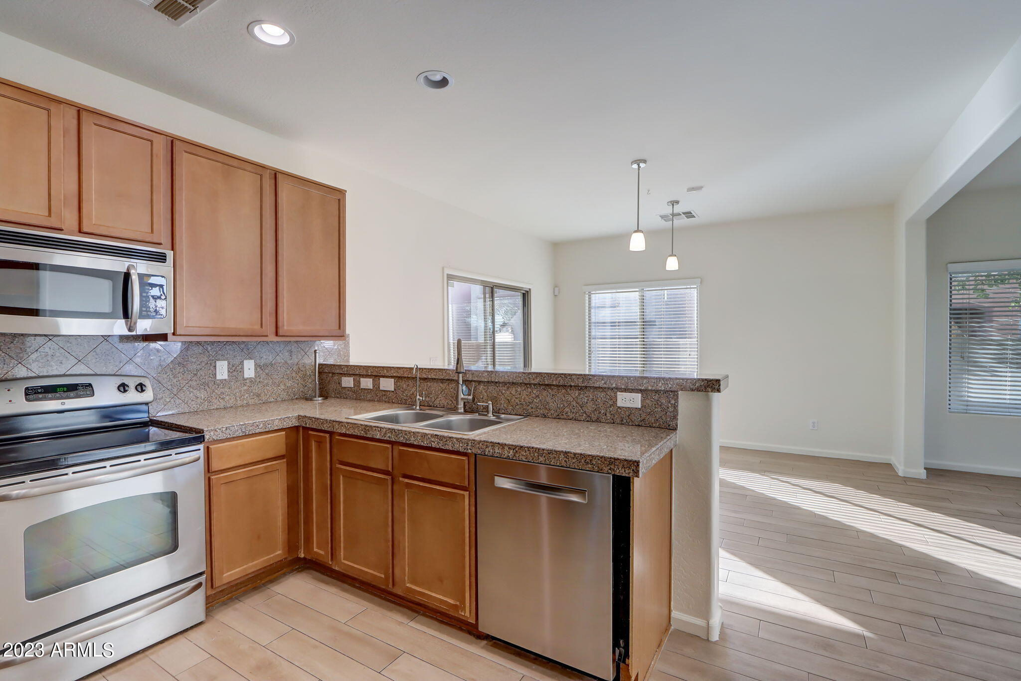 2725 E SAINT JOHN Road