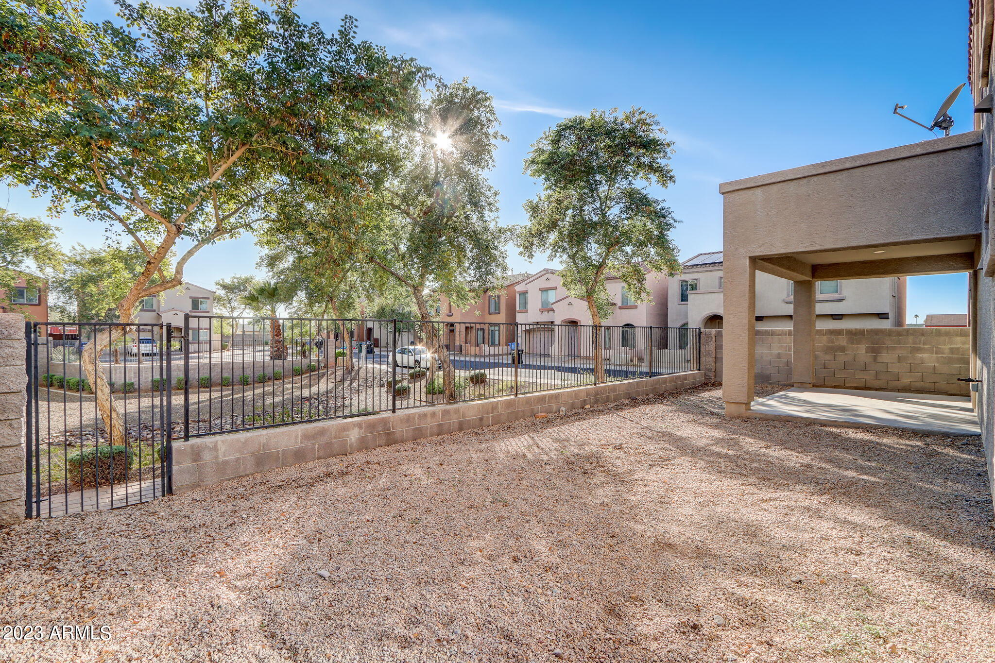 2725 E SAINT JOHN Road