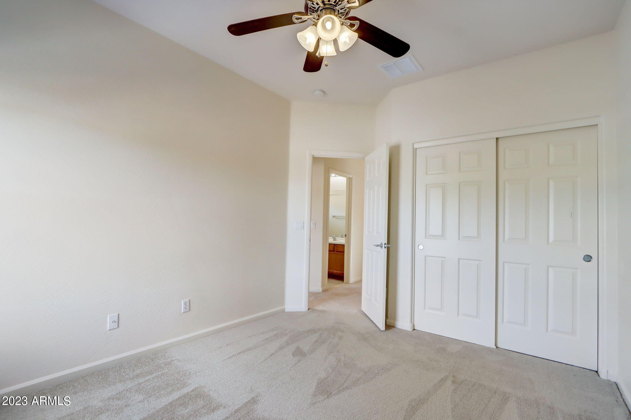 2725 E SAINT JOHN Road