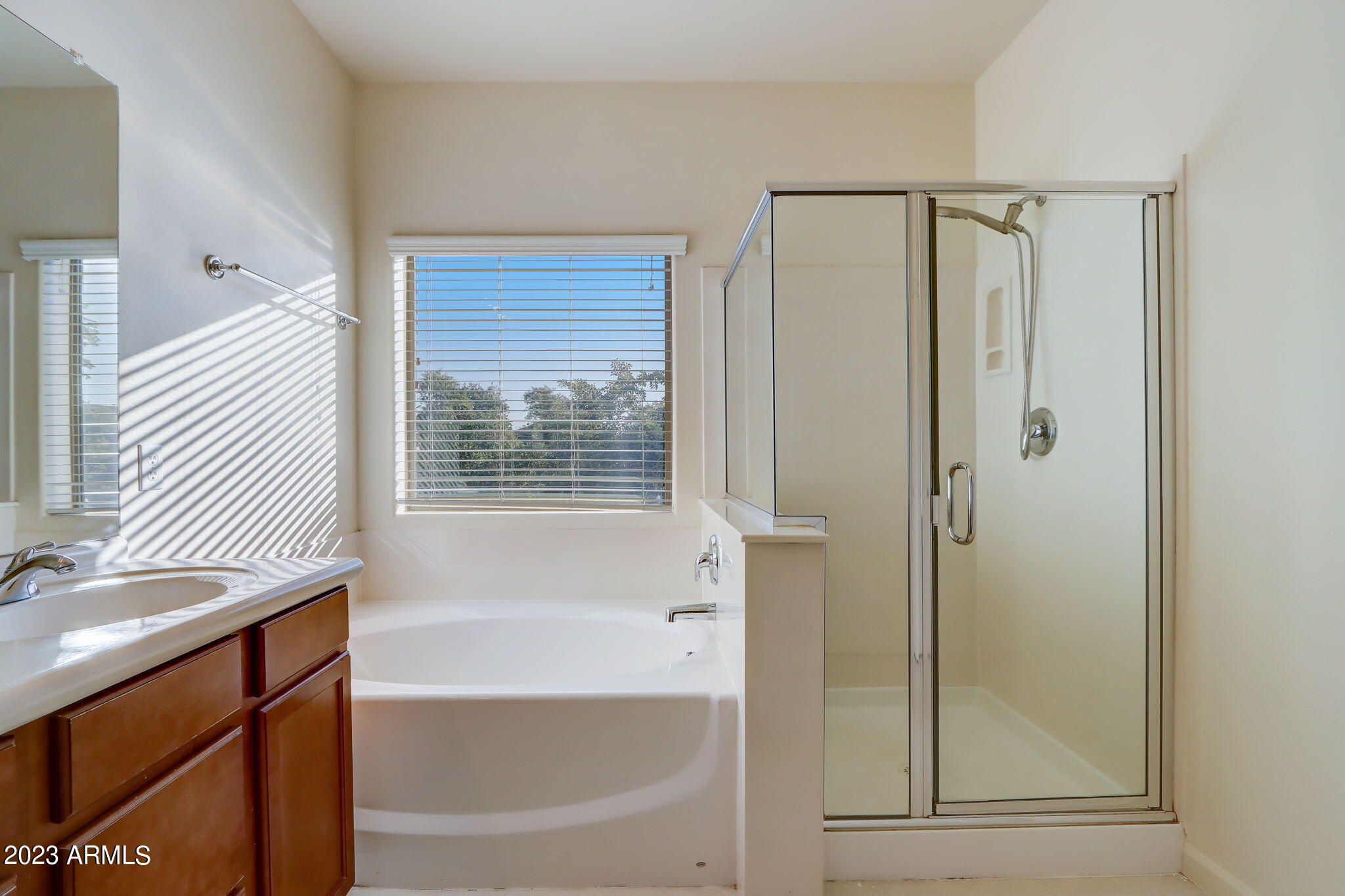 2725 E SAINT JOHN Road