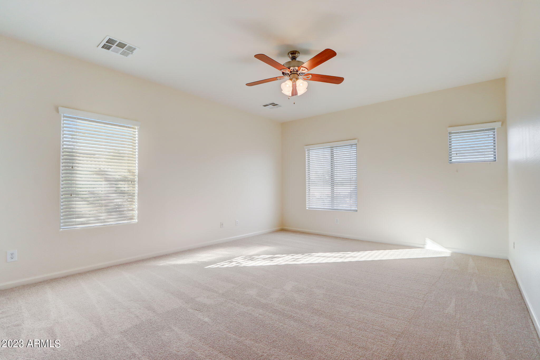 2725 E SAINT JOHN Road