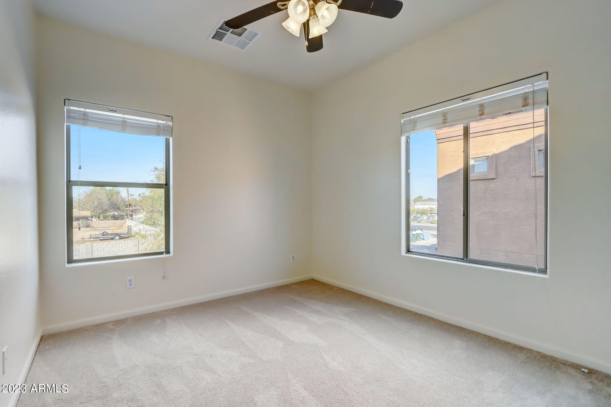 2725 E SAINT JOHN Road