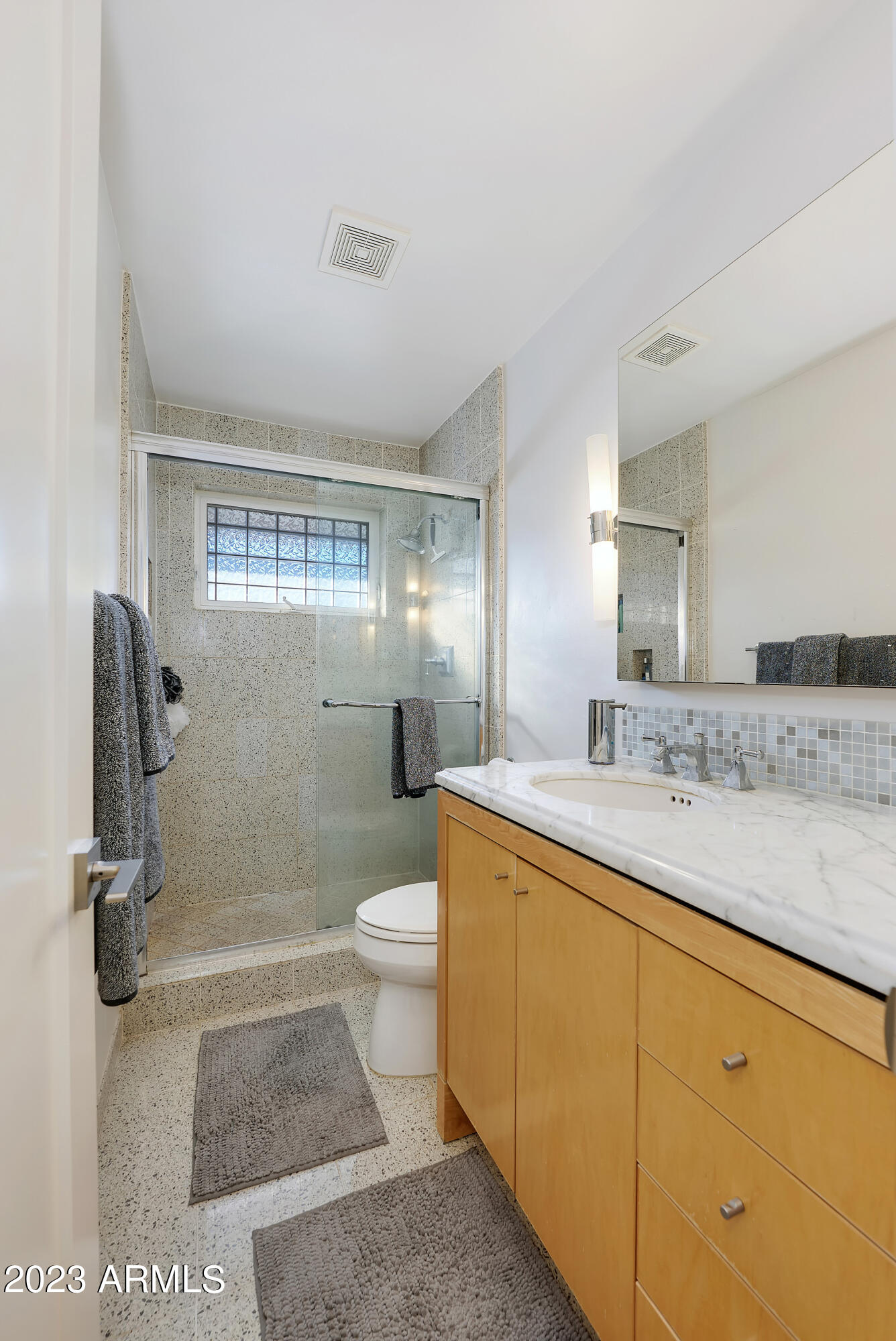 1203 W COLTER Street