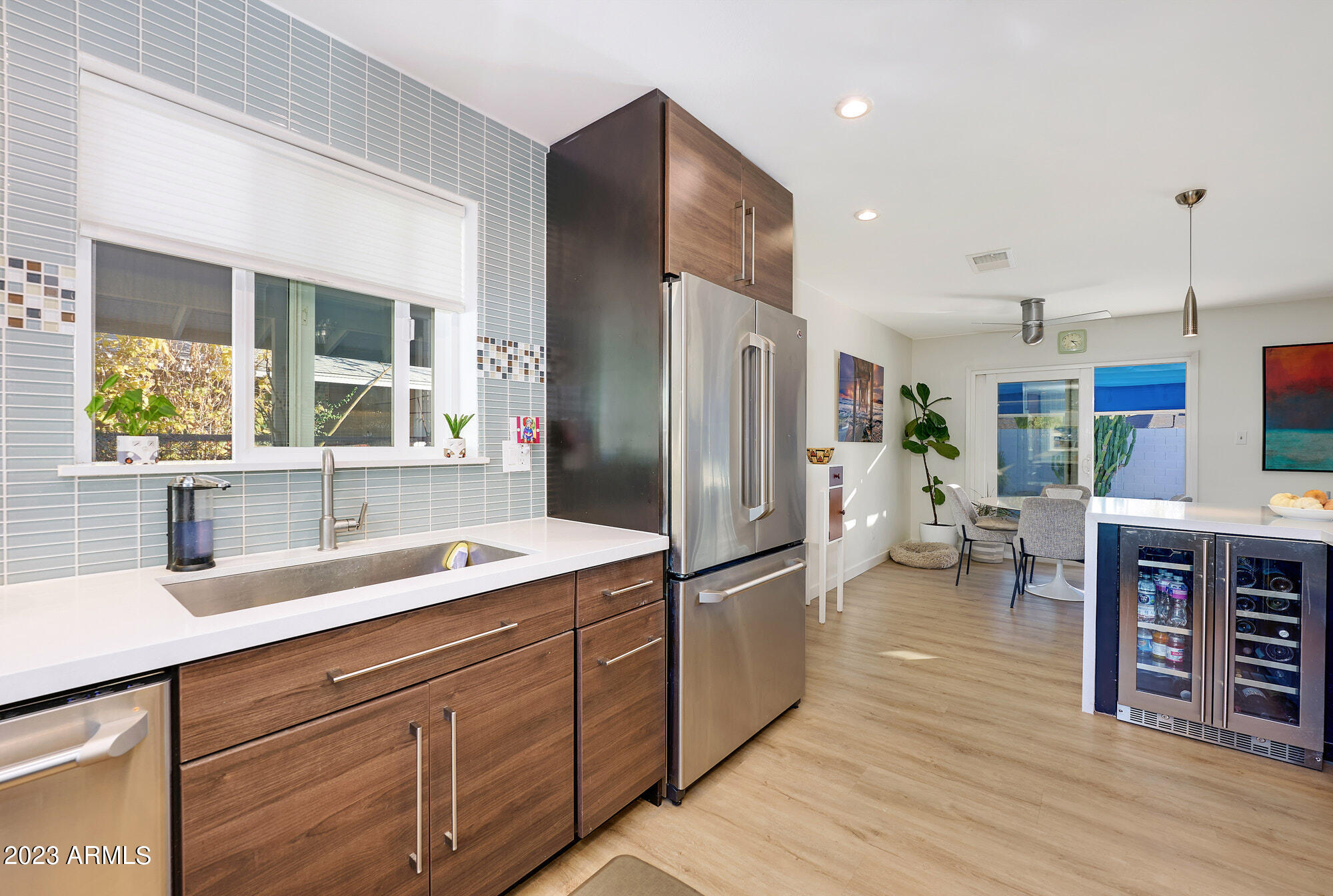 1203 W COLTER Street