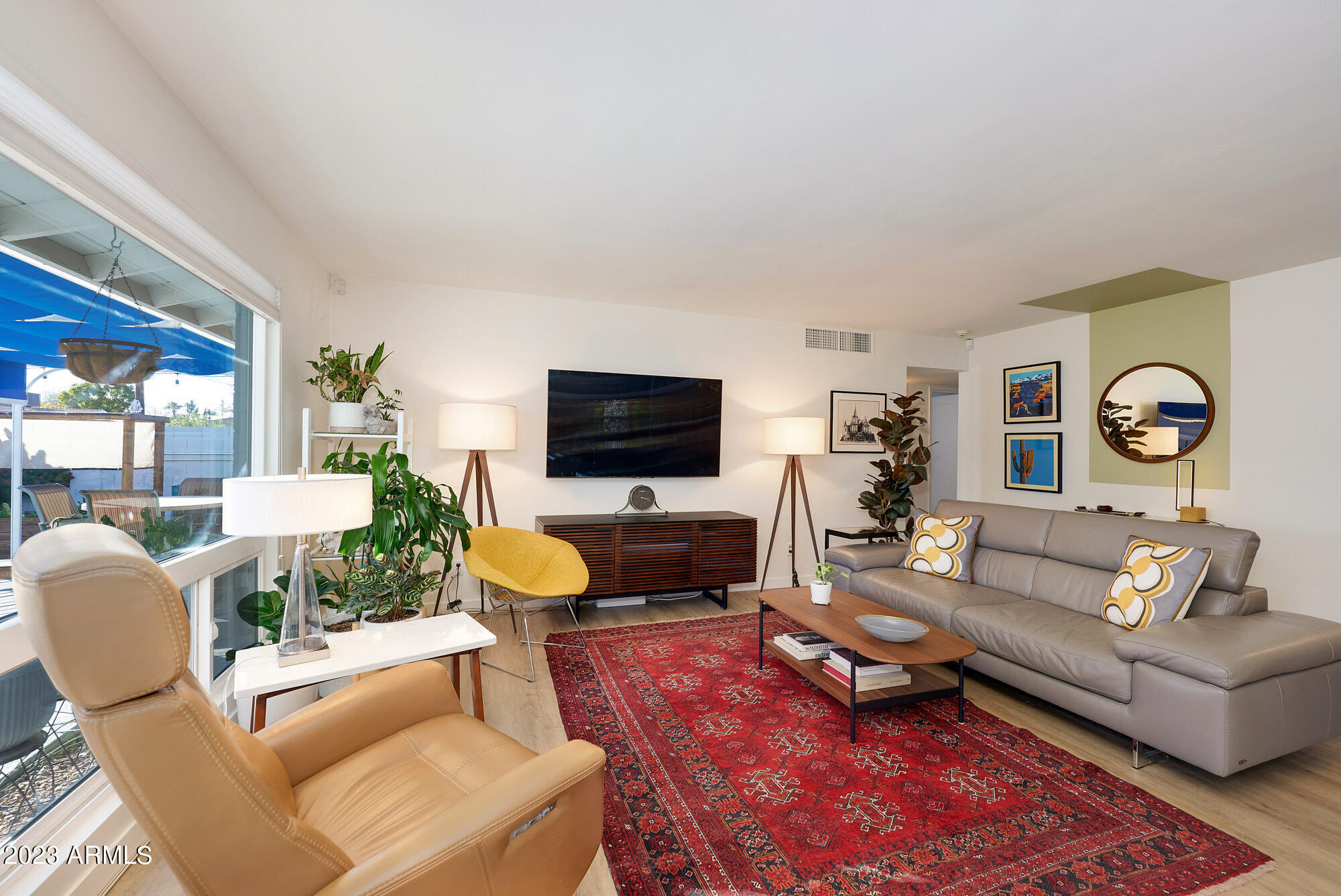 1203 W COLTER Street