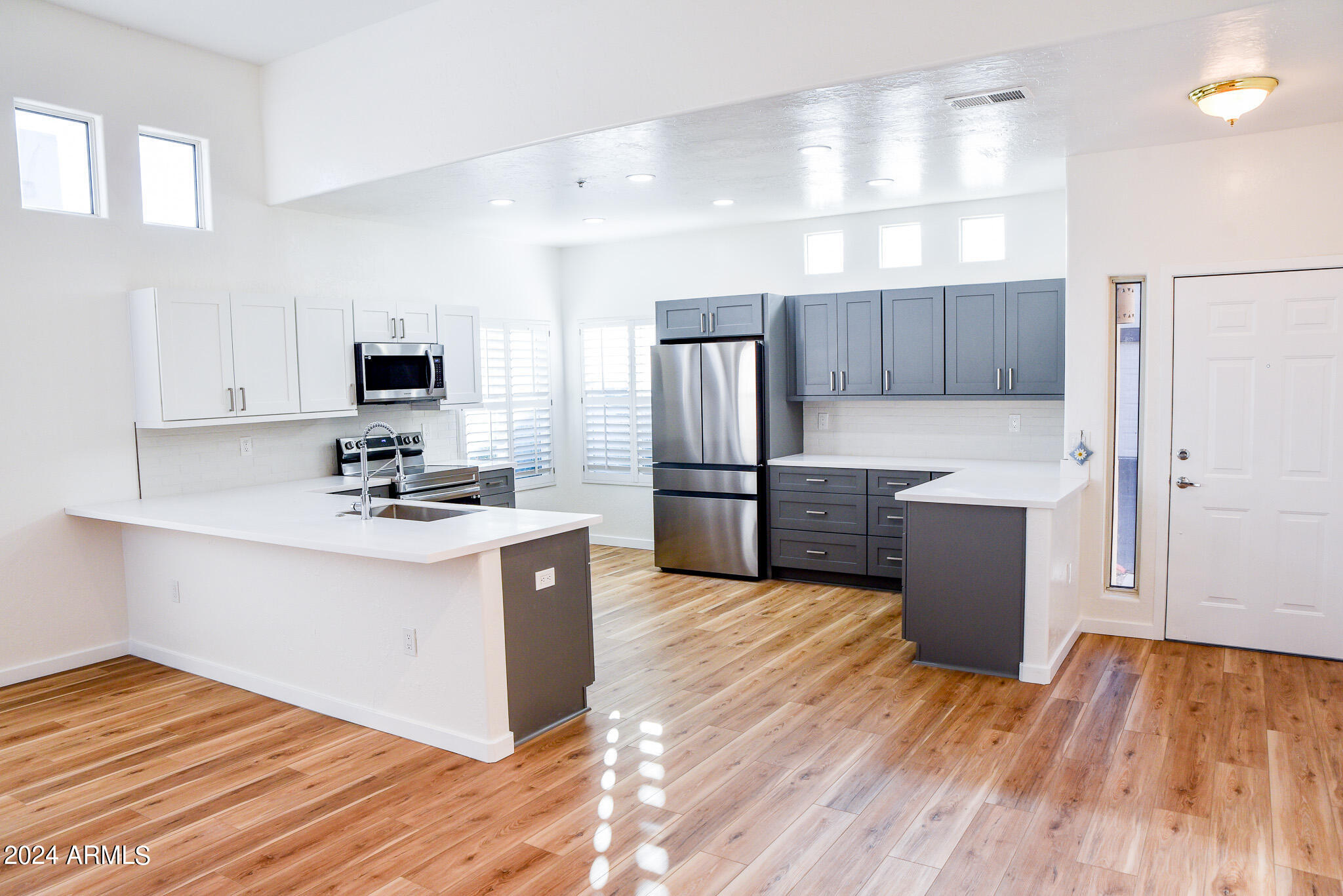 11260 N 92ND Street Unit: 1072