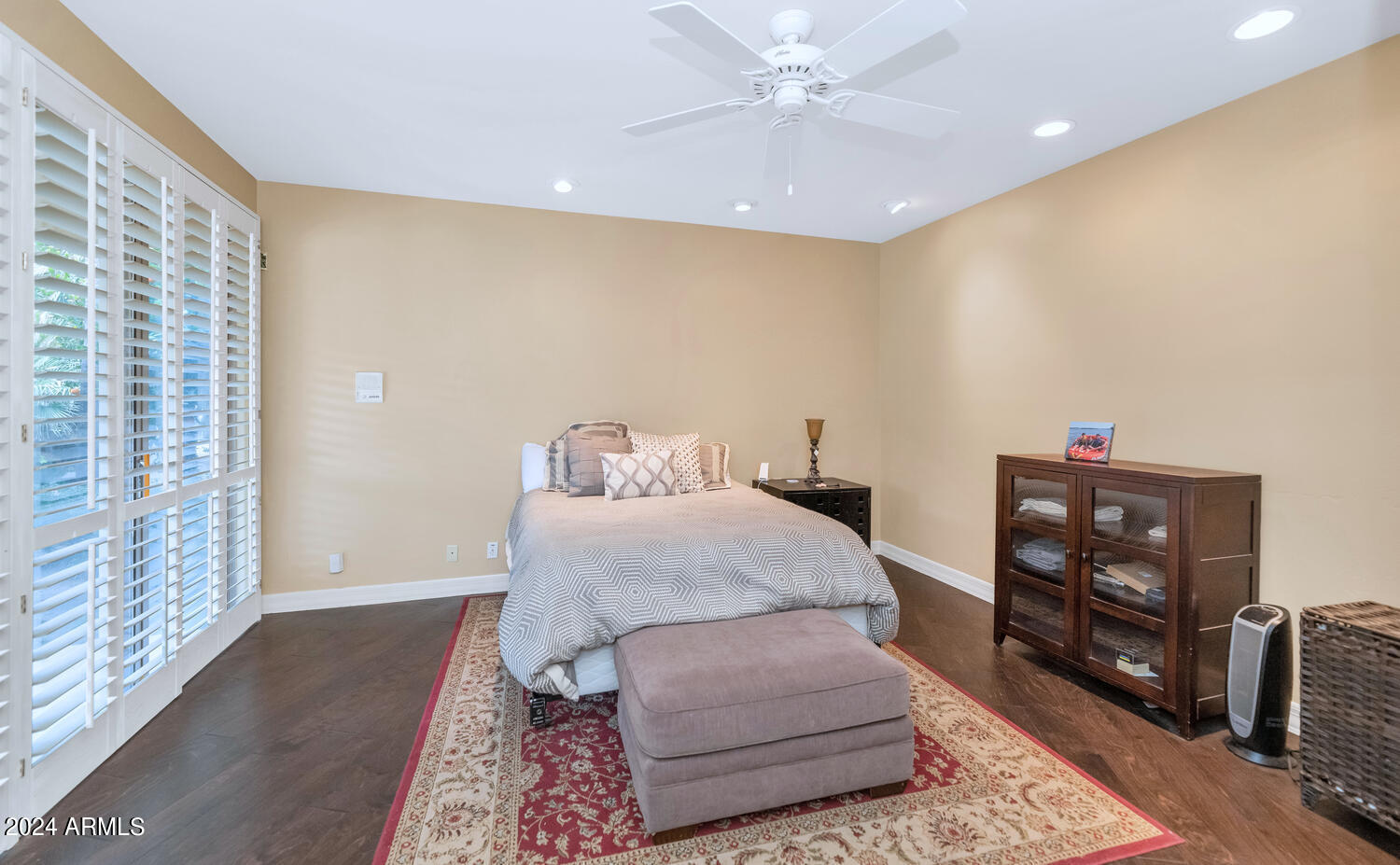 7130 E CABALLO Circle