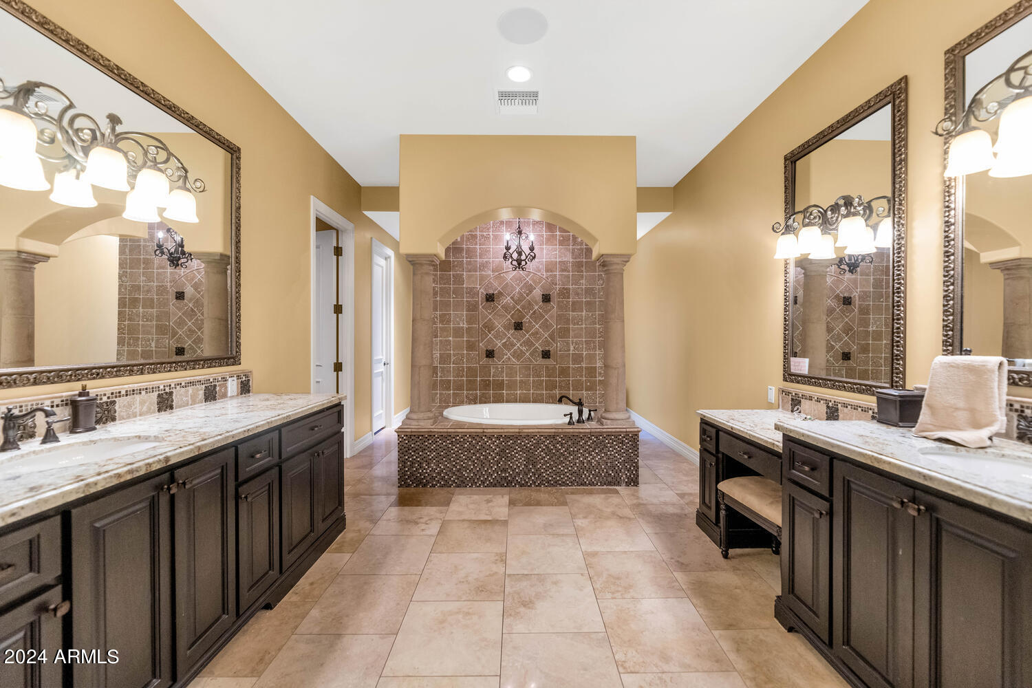 7130 E CABALLO Circle