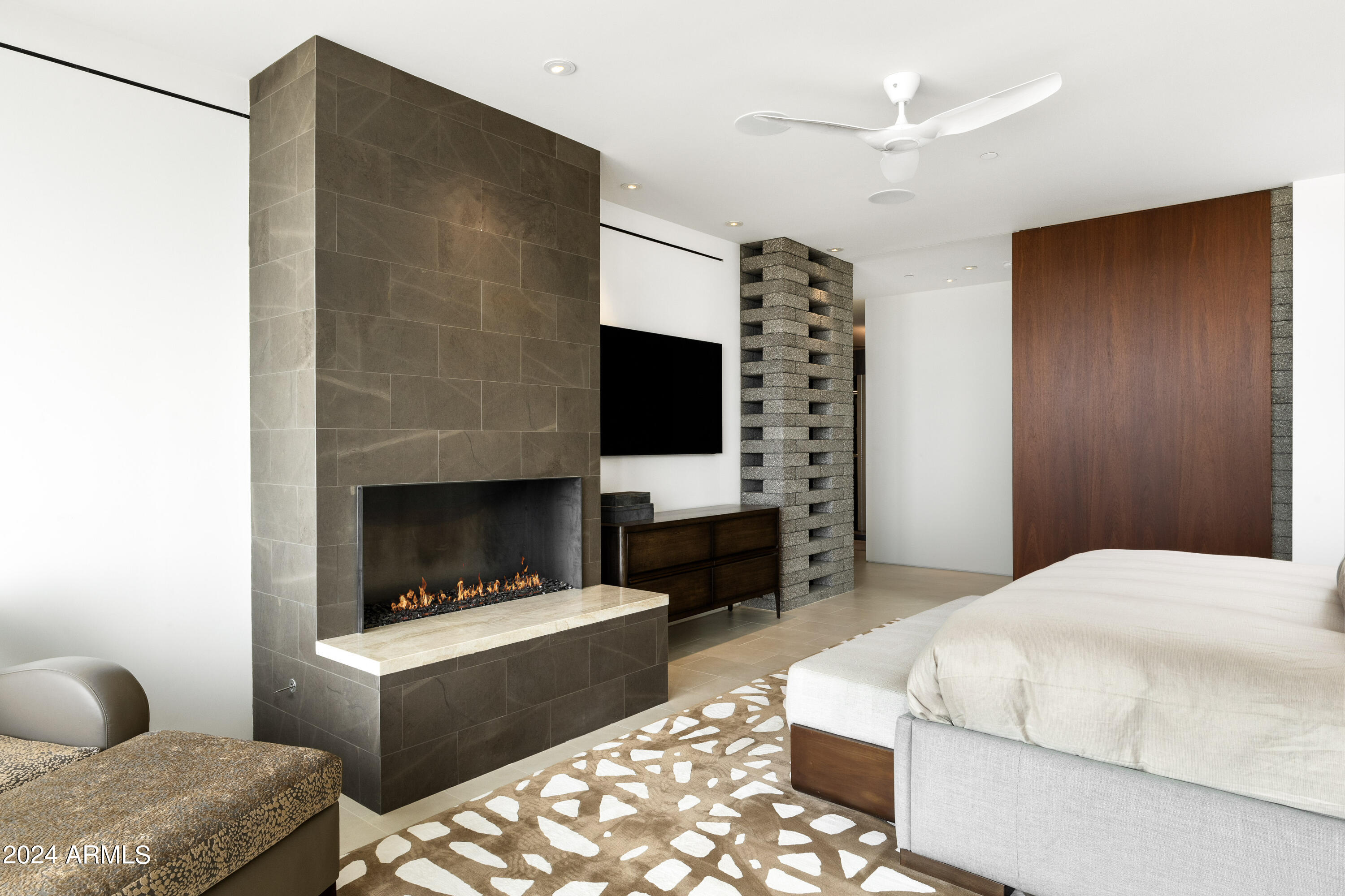 7777 N SAGUARO Drive