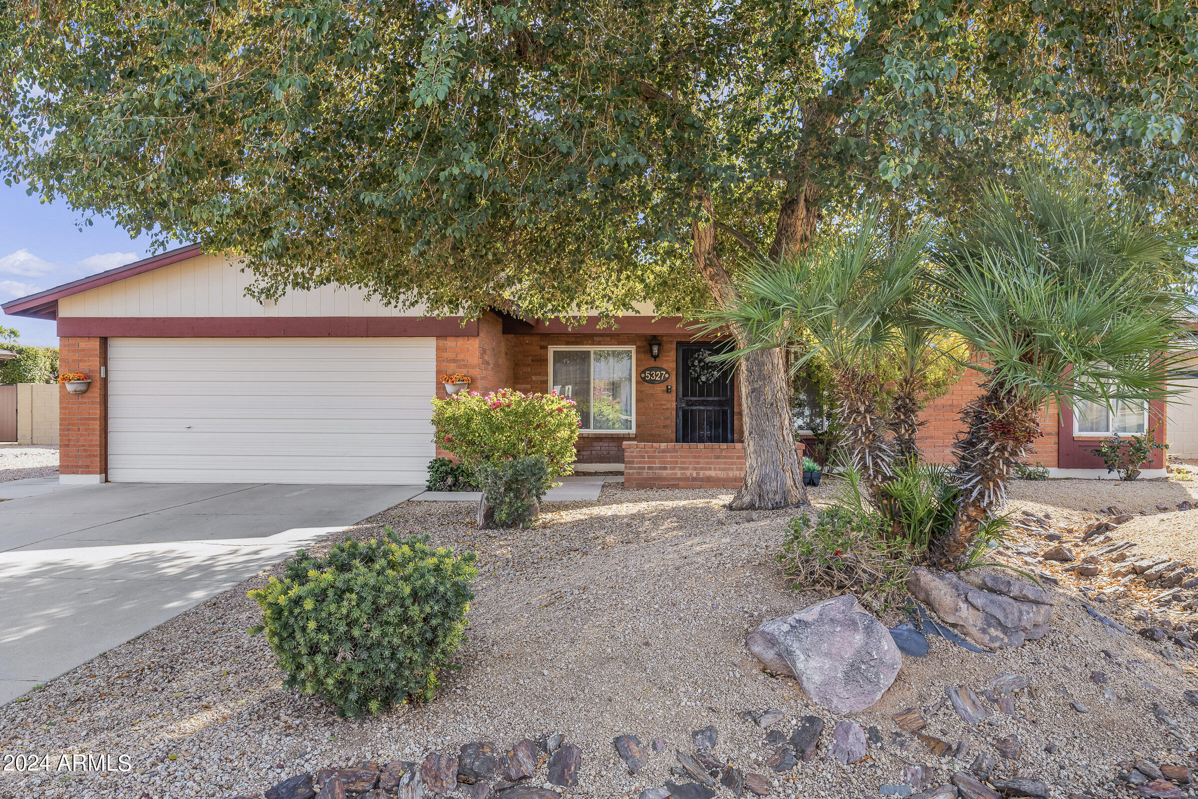 5327 E NISBET Road