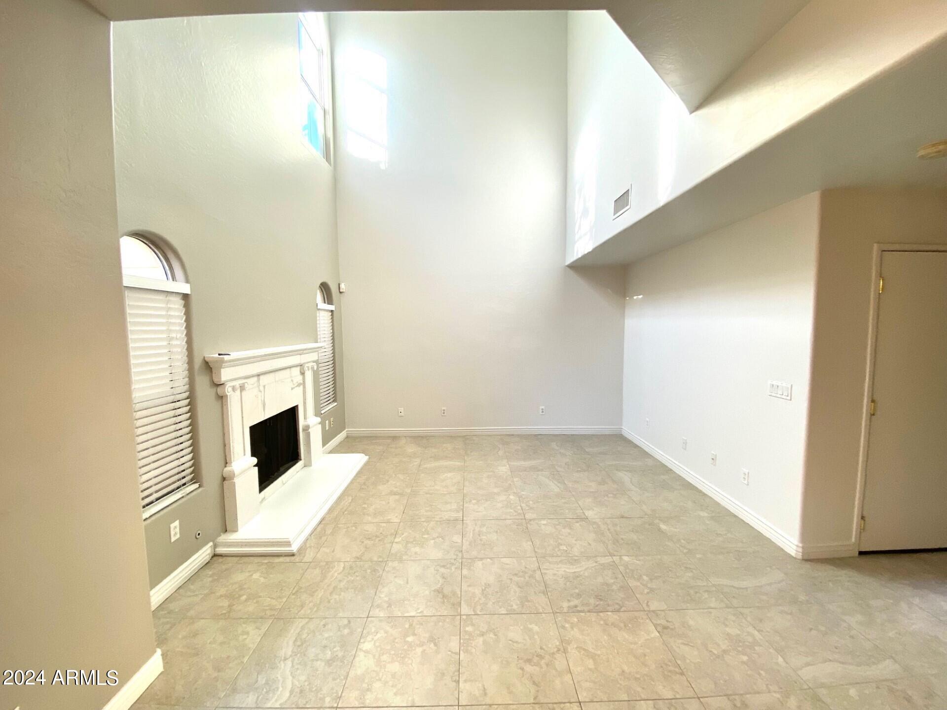 5015 E CHEYENNE Drive Unit: 24