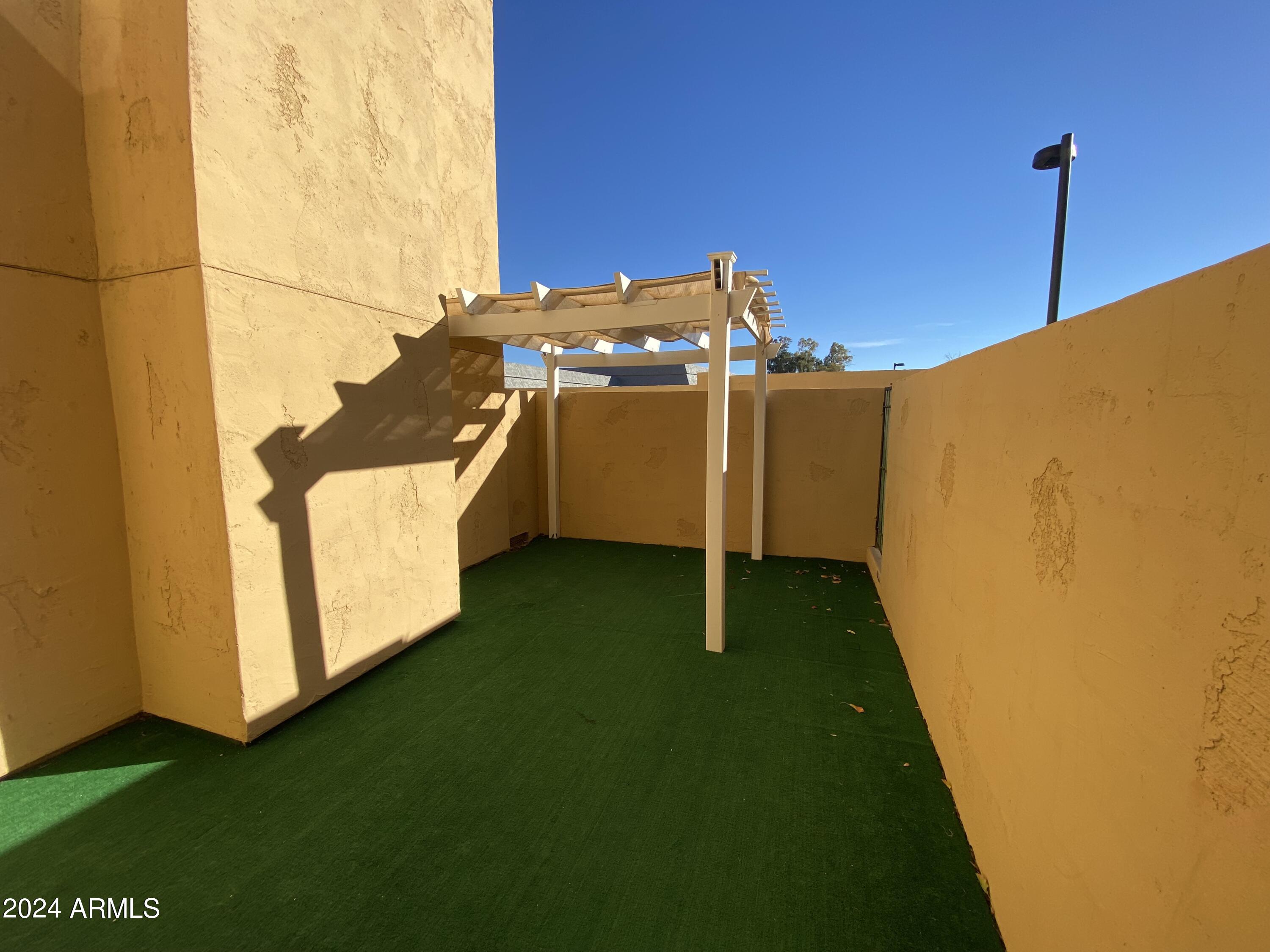 5015 E CHEYENNE Drive Unit: 24