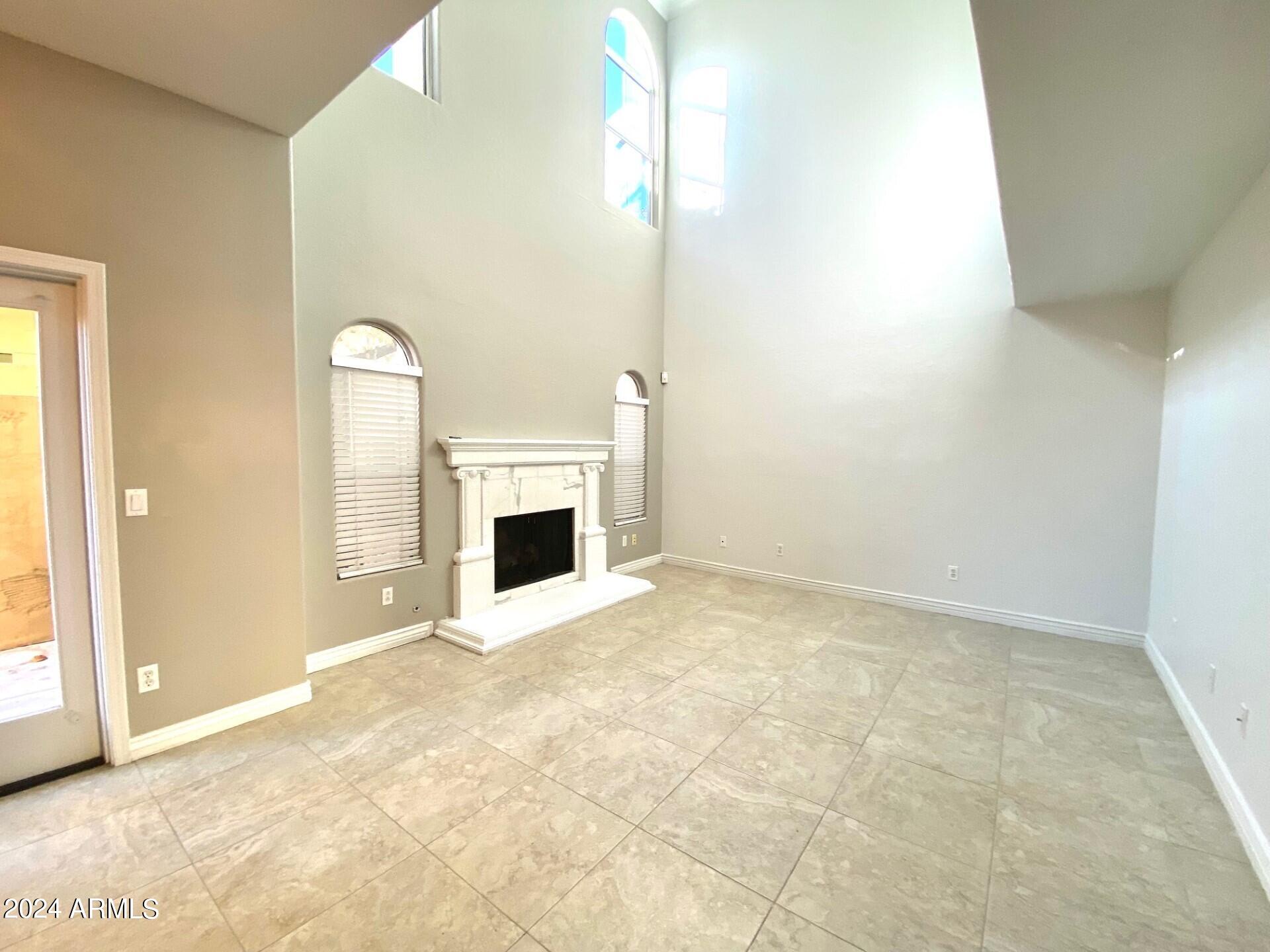 5015 E CHEYENNE Drive Unit: 24