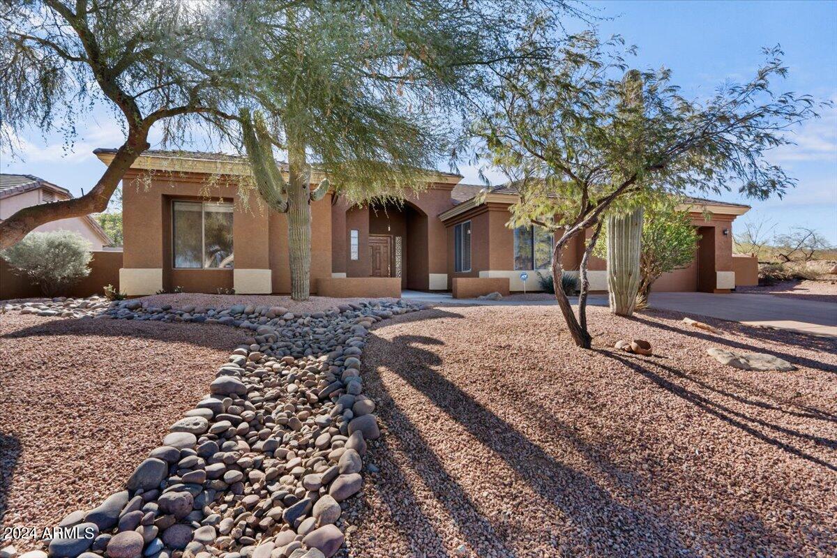2603 E ACOMA Drive